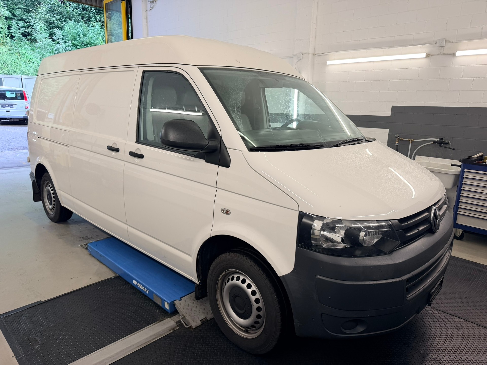 VW T5 2.0 TDI DSG-image-2
