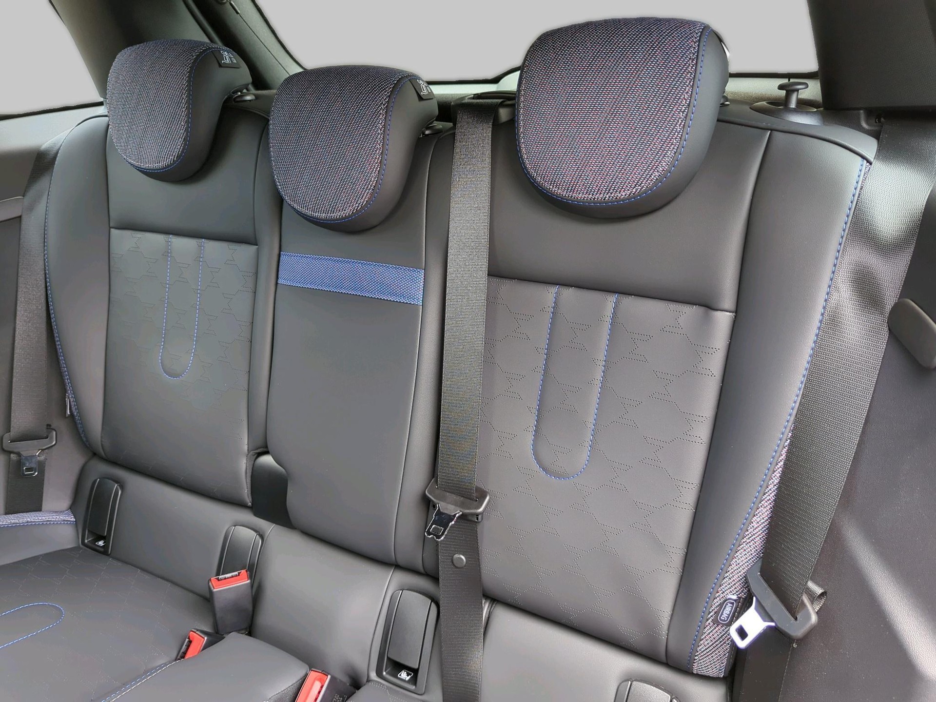 MINI Cooper 5 door C-image-16