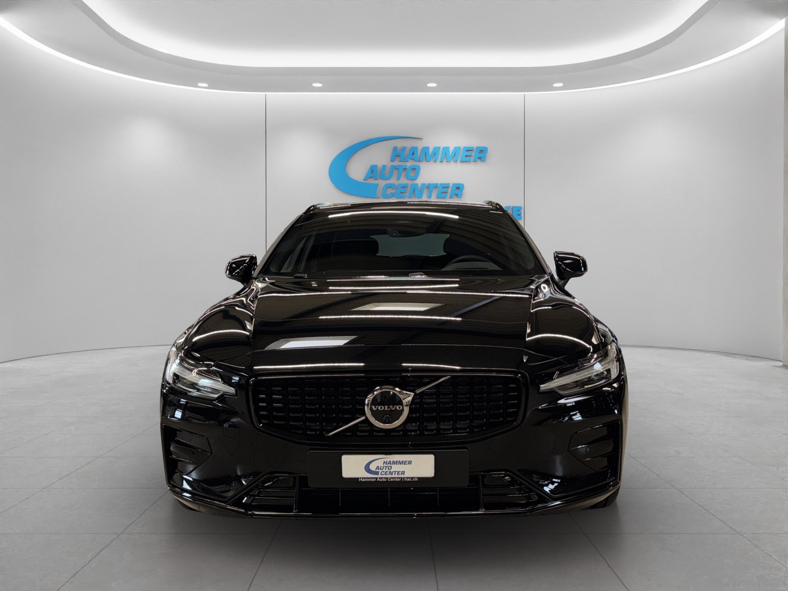 VOLVO V60 2.0 B4 Plus Dark-image-5