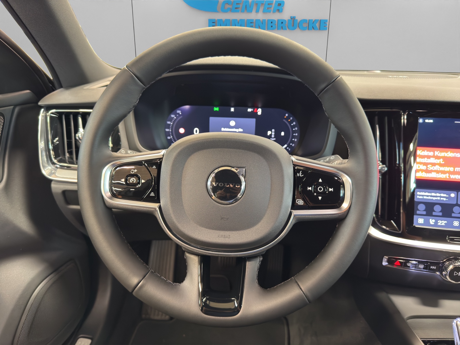 VOLVO V60 2.0 B4 Plus Dark-image-14