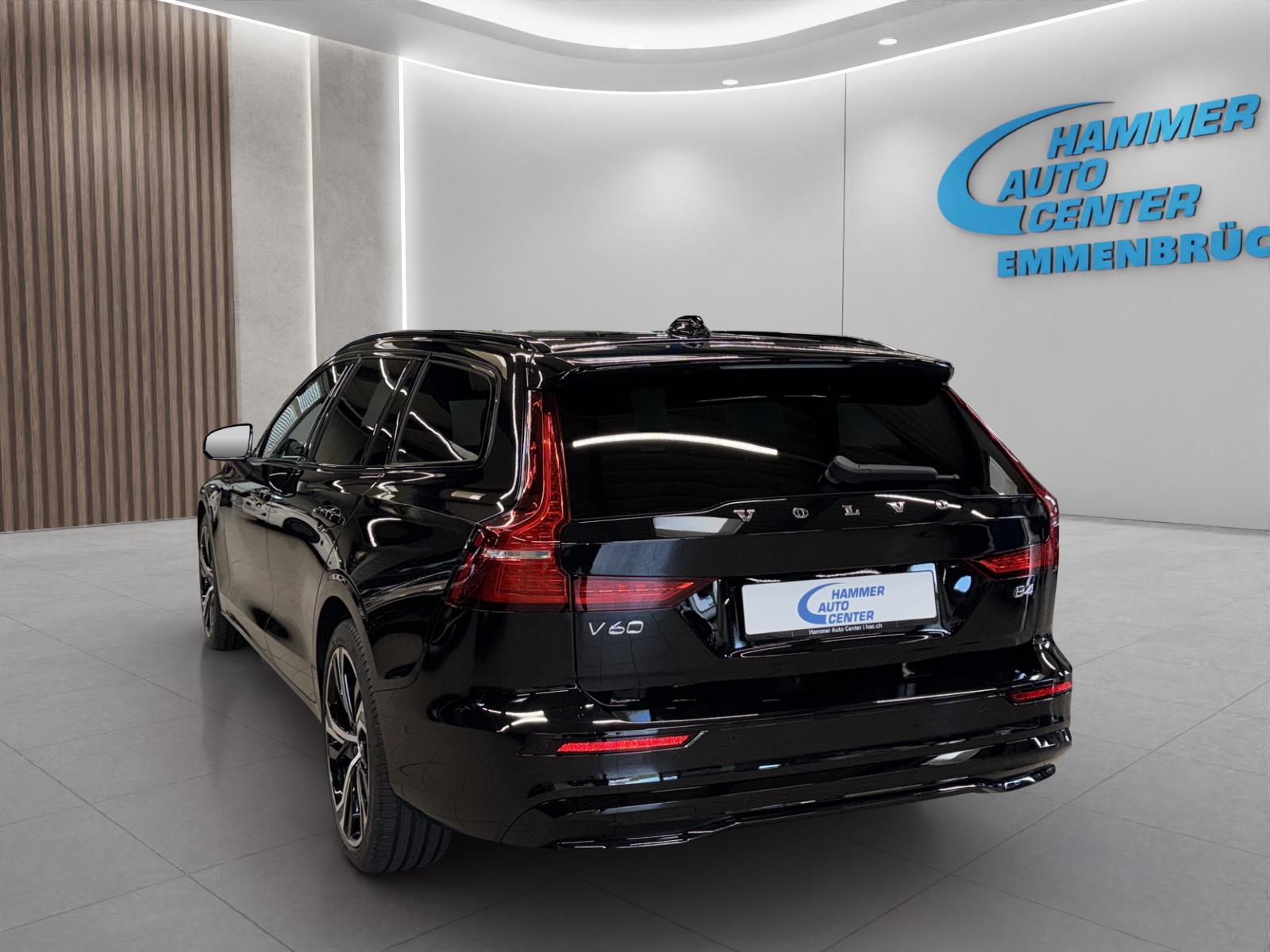 VOLVO V60 2.0 B4 Plus Dark-image-2