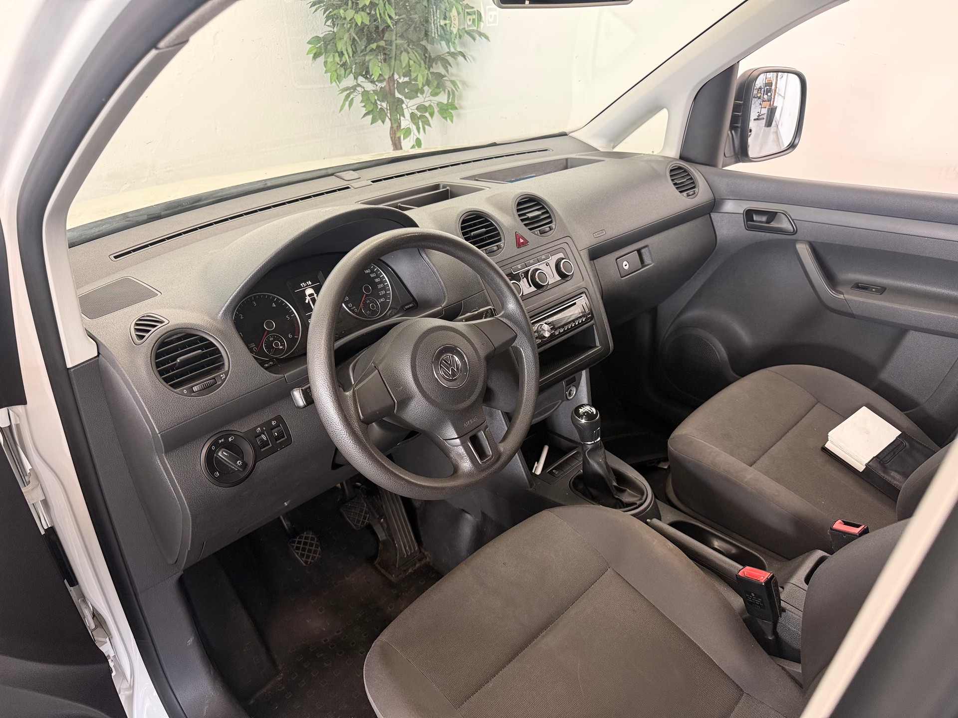 VW Caddy 2.0 TDI 4Motion-image-8