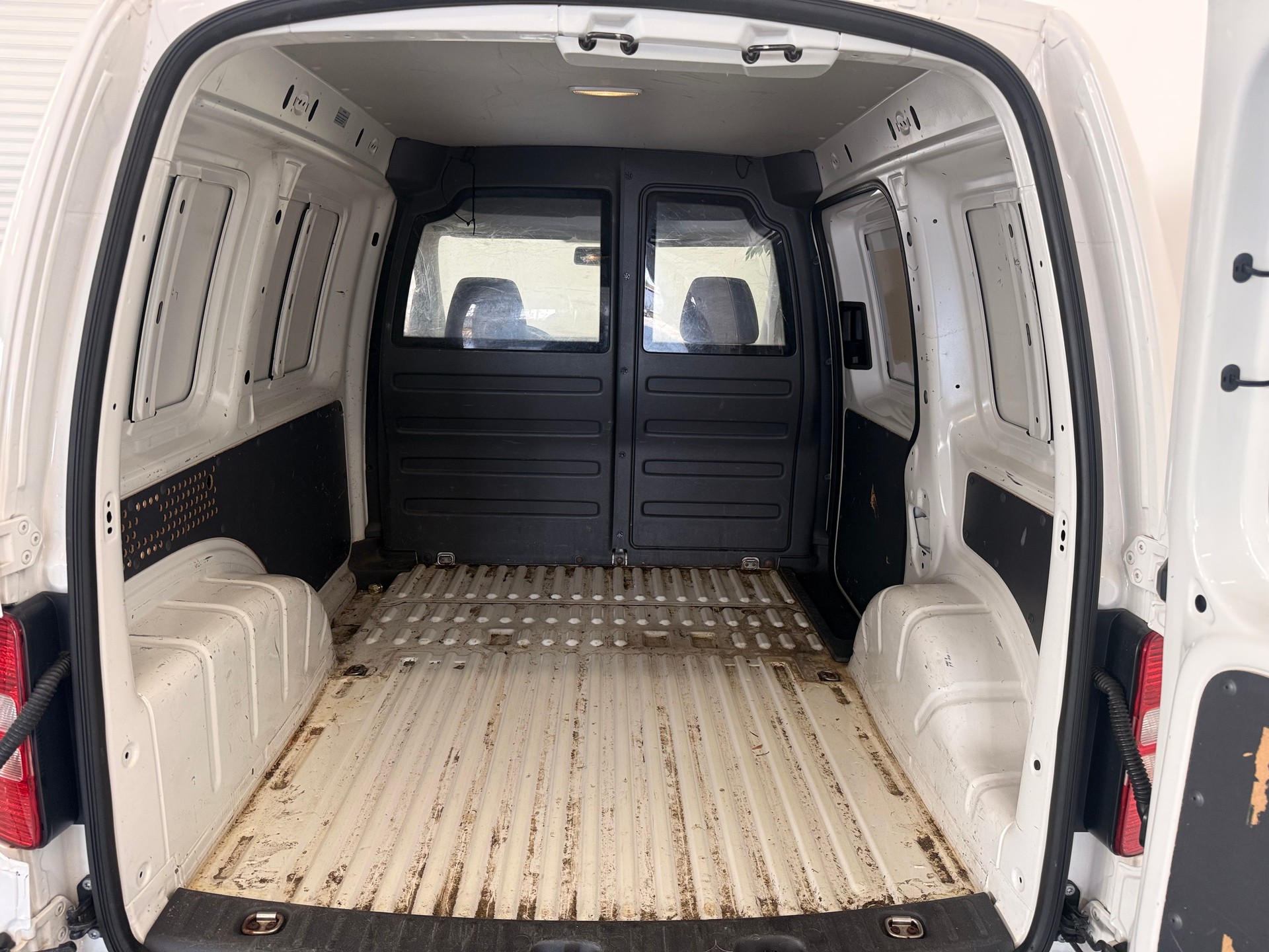 VW Caddy 2.0 TDI 4Motion-image-11