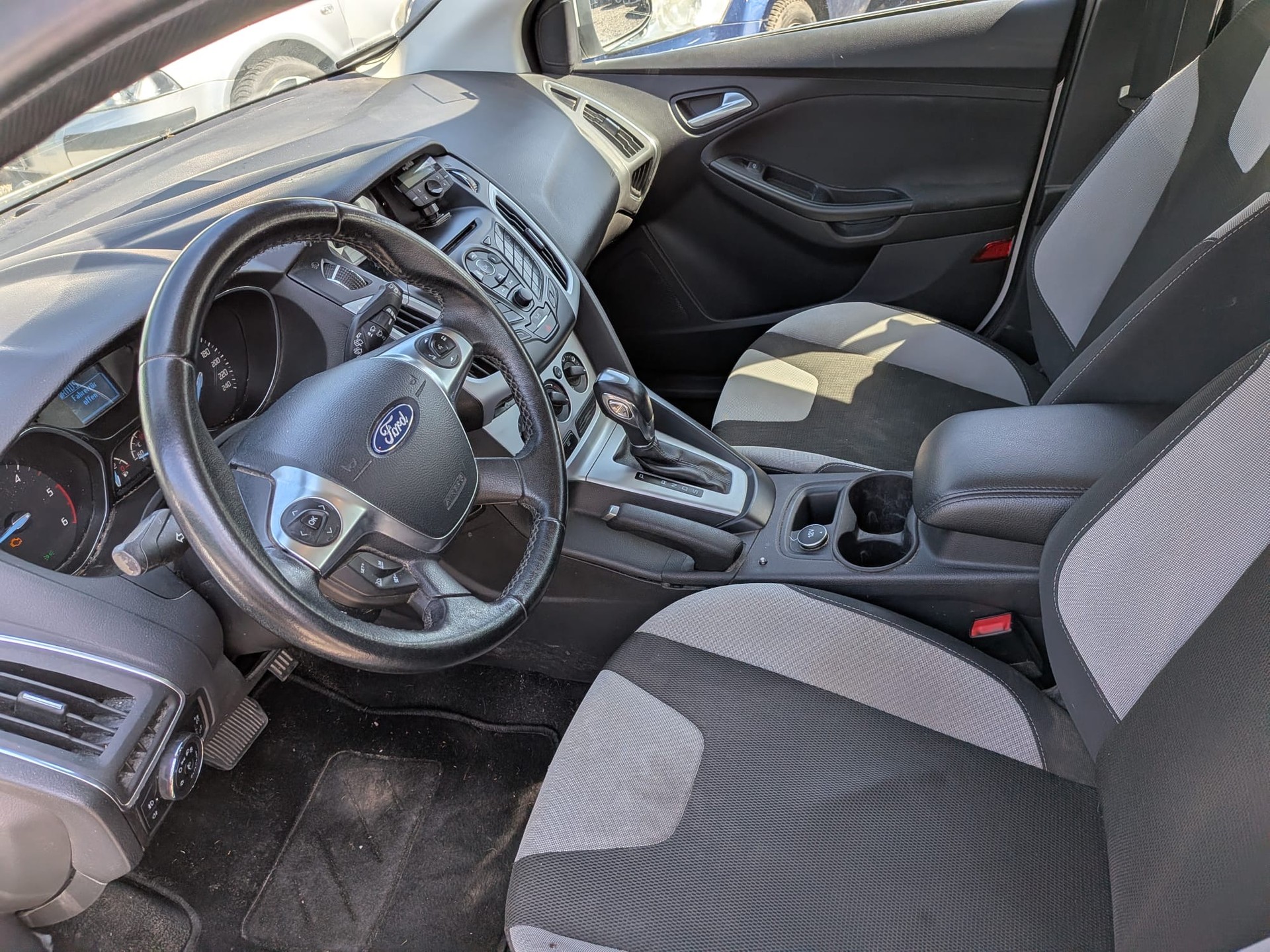 FORD Focus 2.0 TDCi Trend PowerShift-image-6