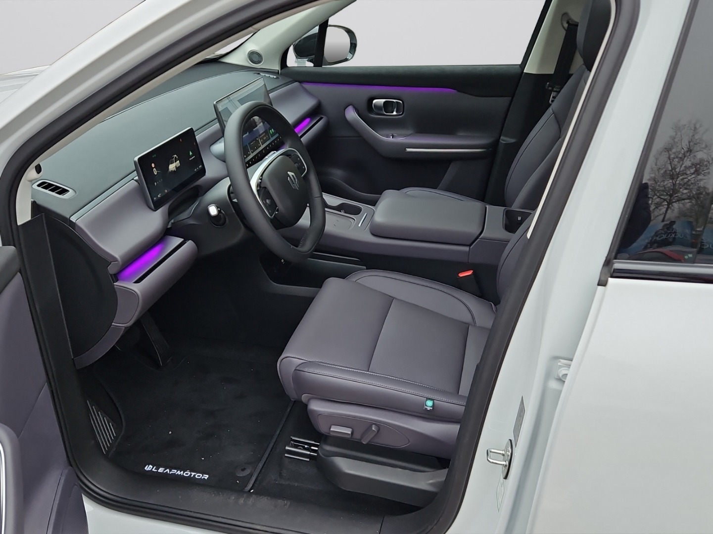 LEAPMOTOR C10 1.5 Hybrid EV-image-5