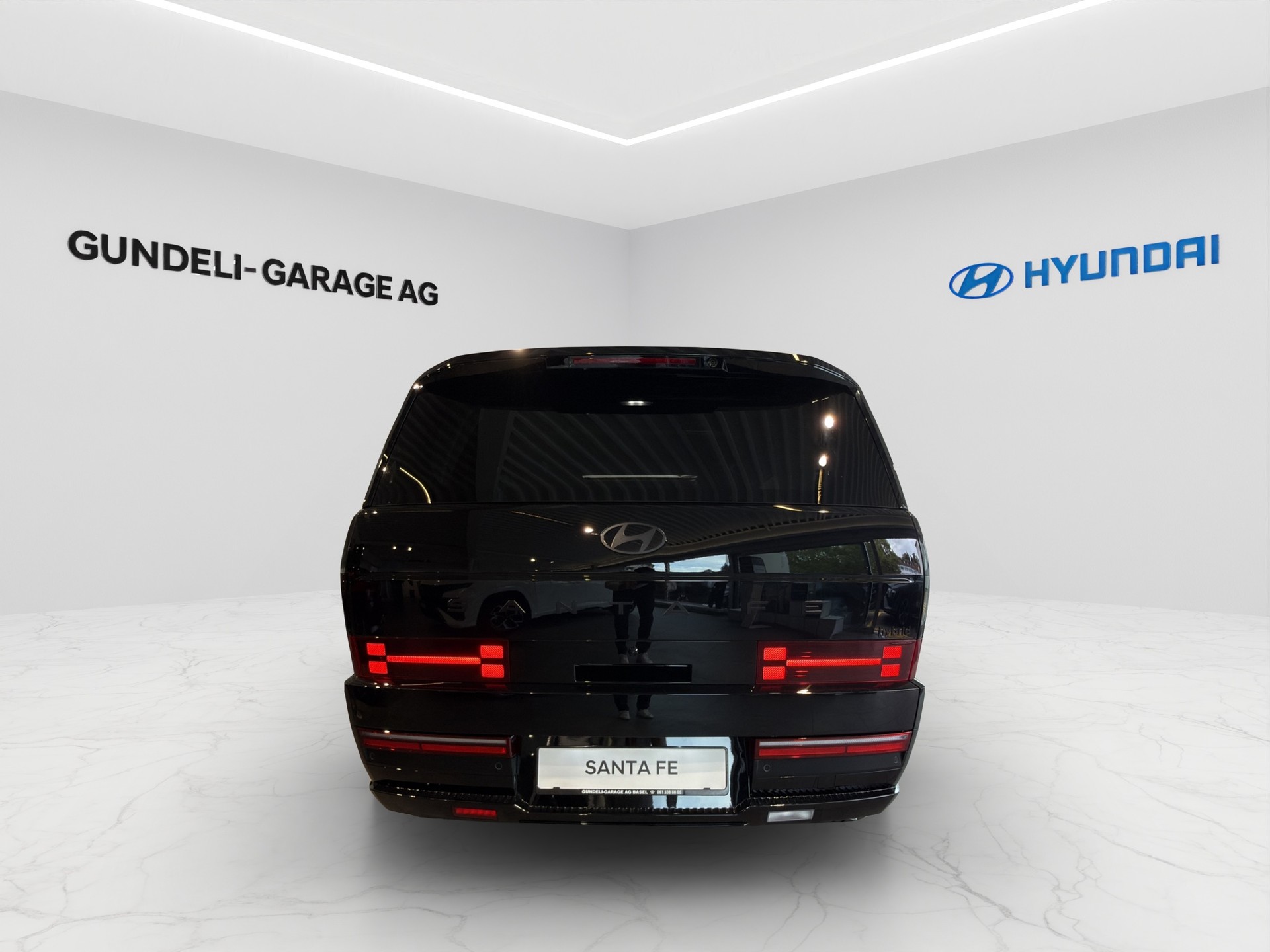 HYUNDAI Santa Fe 1.6 T-GDi HEV Calligraphy Swiss Ed. 4WD Automatic-image-4