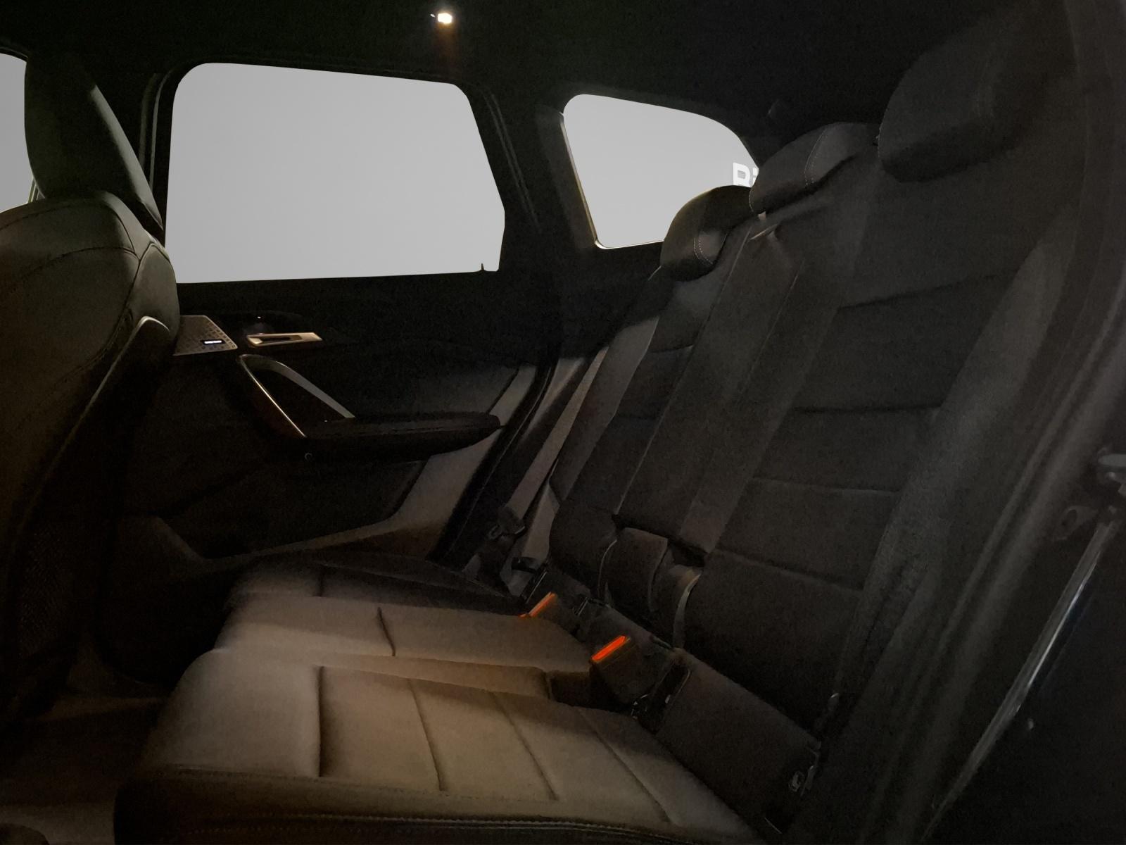 BMW X1 20i sDrive paddles-image-8
