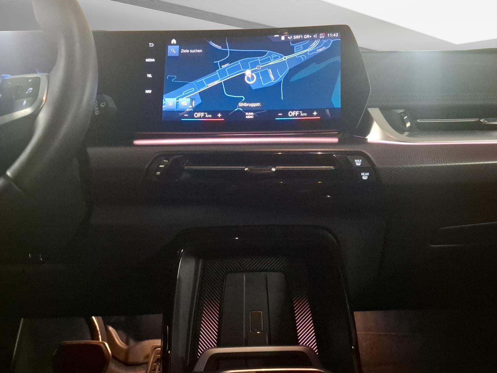 BMW X1 20i sDrive paddles-image-12
