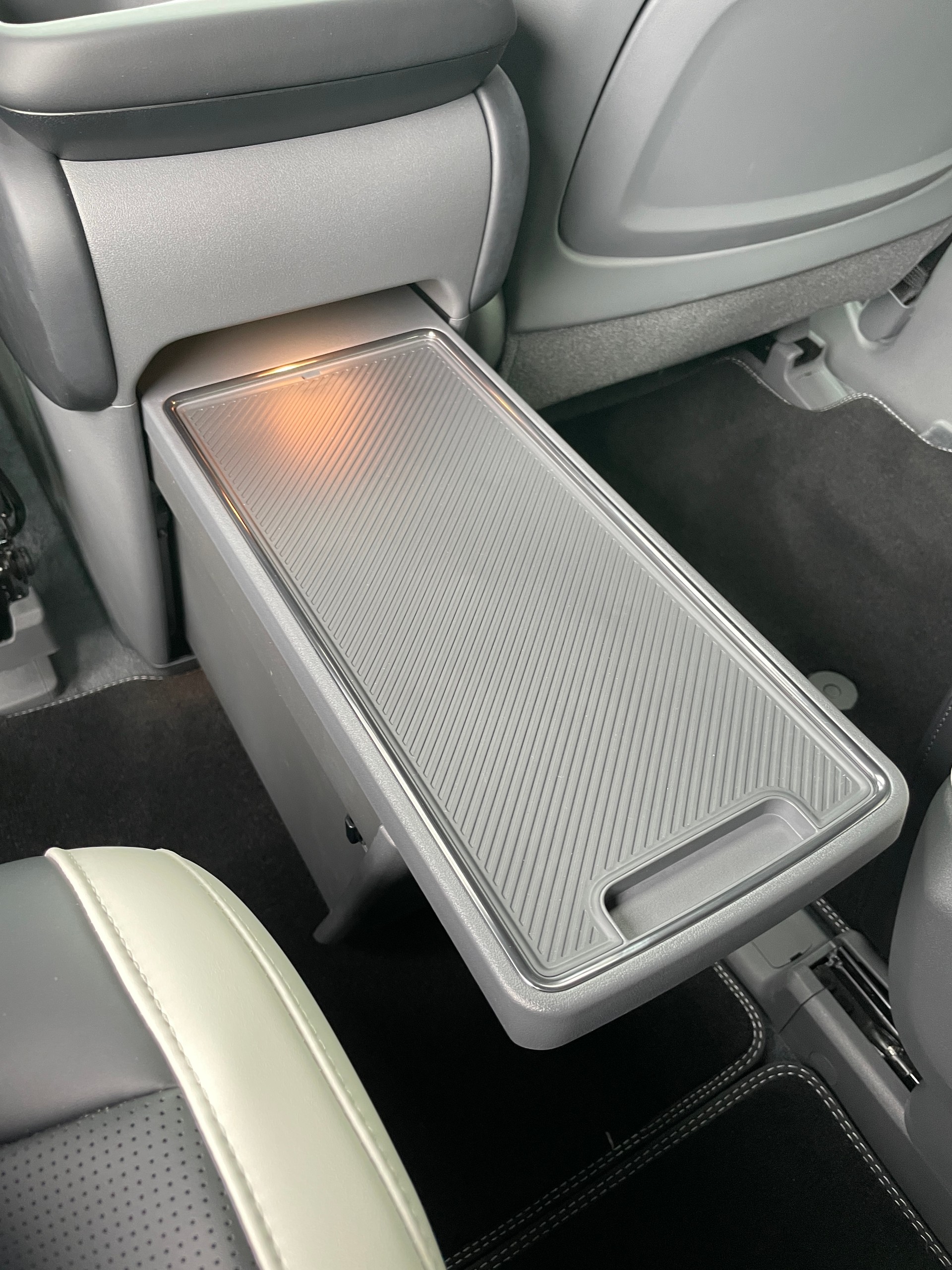 KIA EV9 99,8 kWh GT-Line 4x4 Relaxation Seat 6 Sitze-image-12