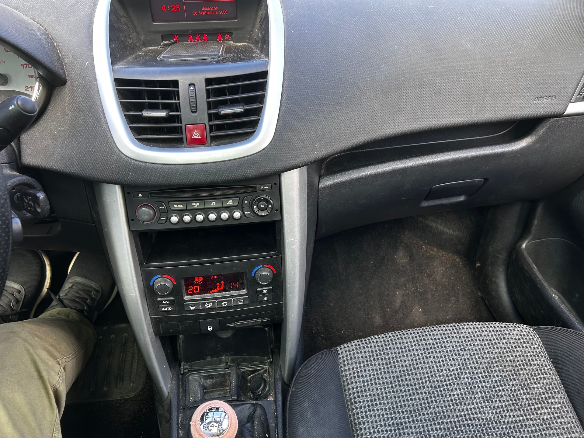 PEUGEOT 207 SW 1.6 16V Lion Edition-image-10