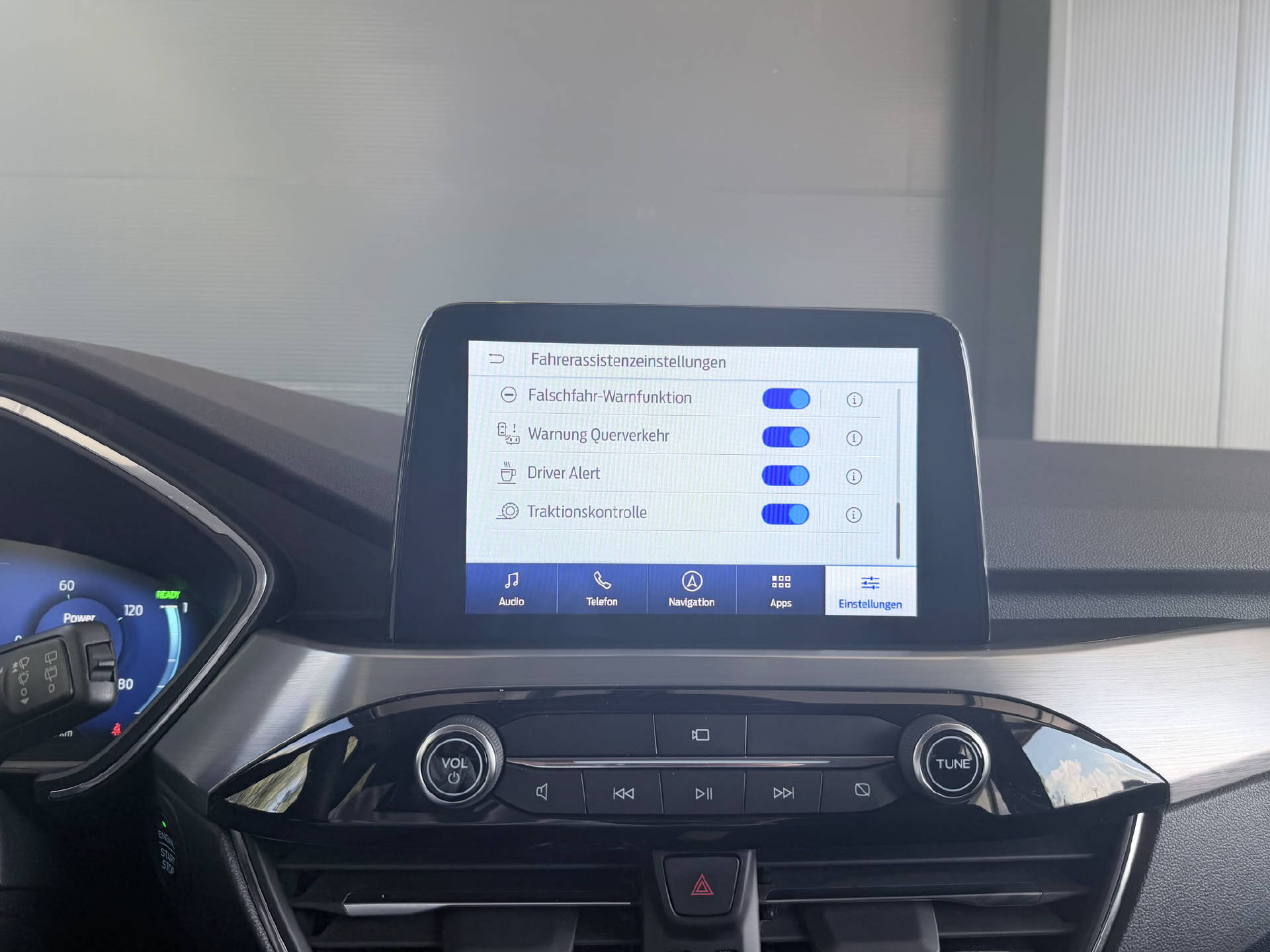 FORD Kuga 2.5 Hybrid Titanium X 4x4-image-11