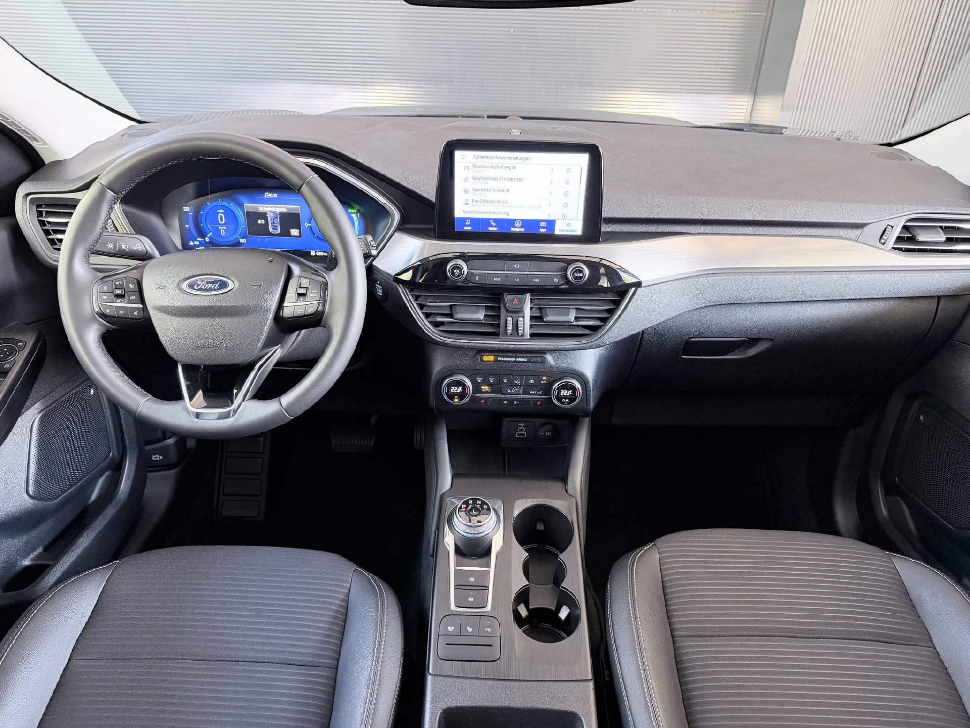FORD Kuga 2.5 Hybrid Titanium X 4x4-image-6