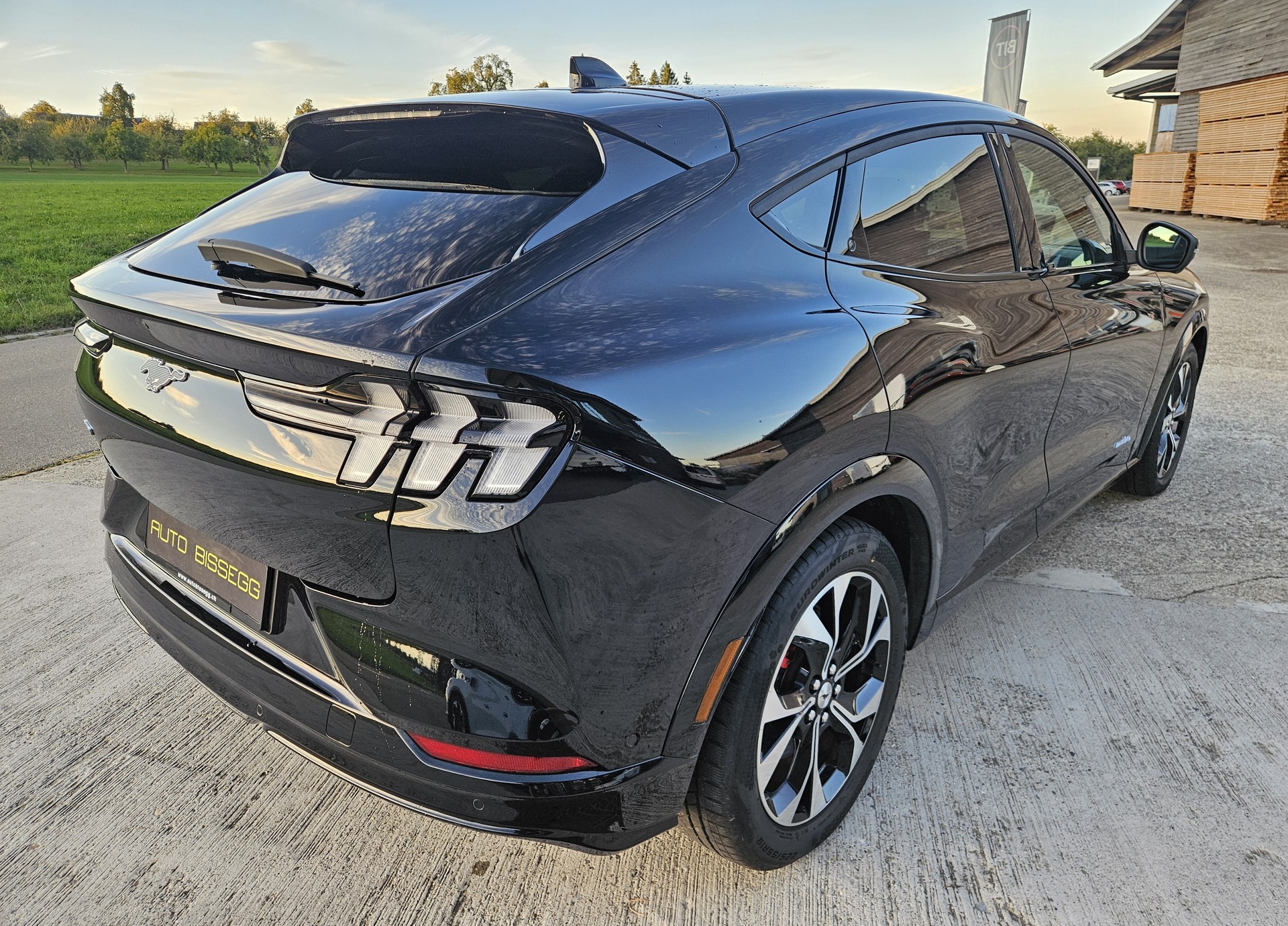 FORD Mustang MACH-E Premium AWD 72.6 kWh-image-6