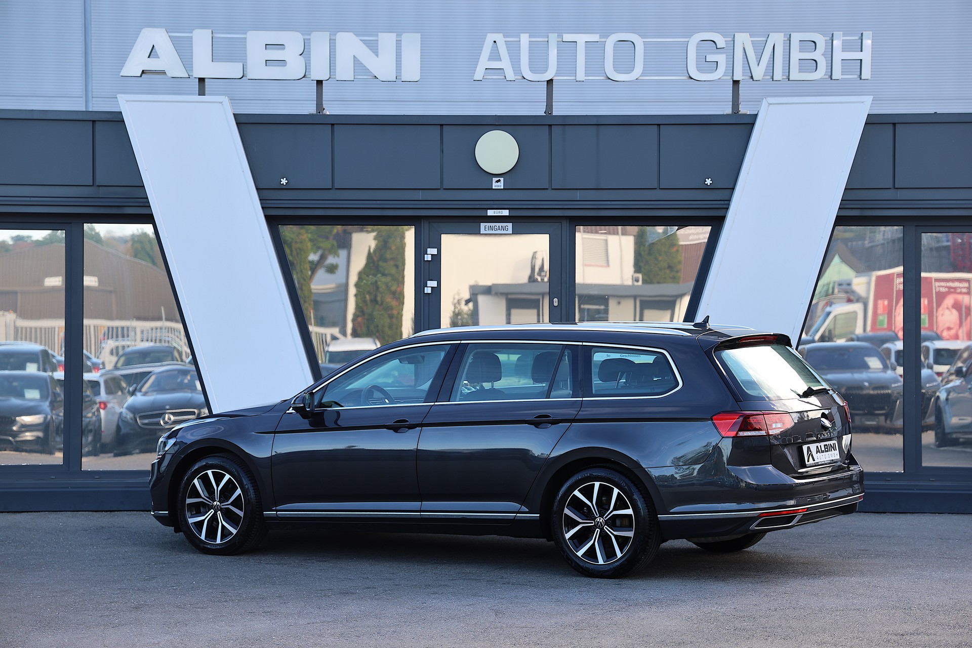 VW Passat Variant 2.0 TDI 200 Elegance DSG 4m-image-3