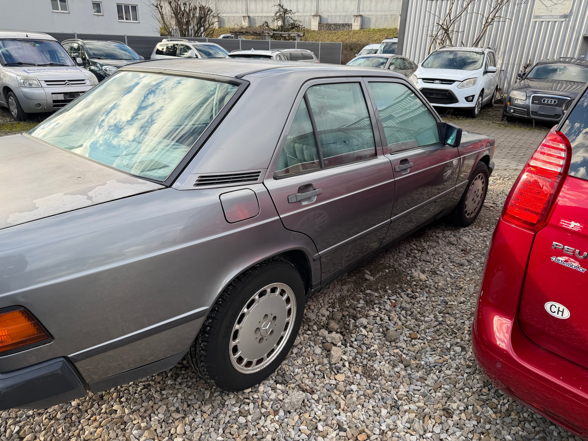 MERCEDES-BENZ 190 E 2.6-image-1