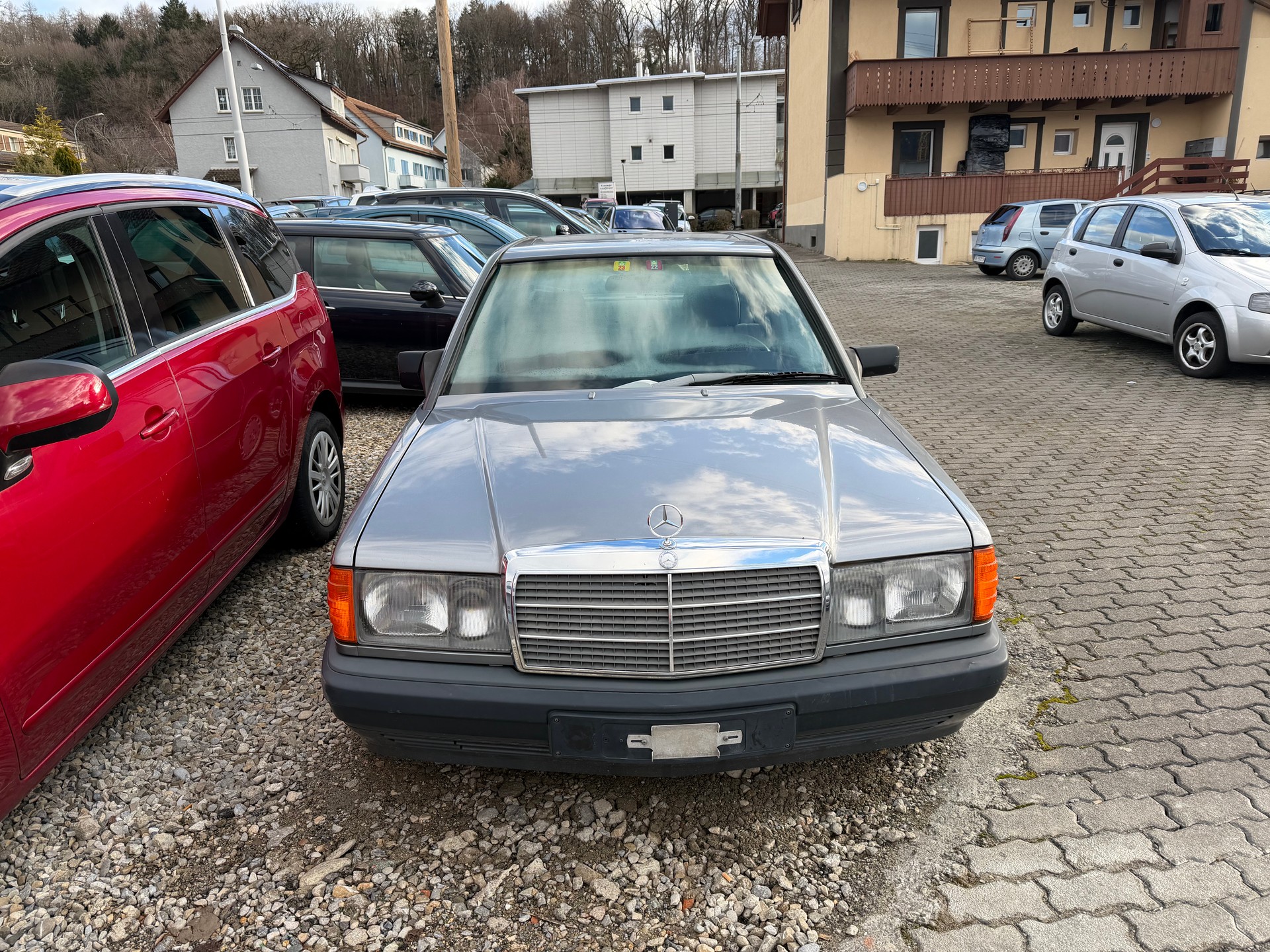 MERCEDES-BENZ 190 E 2.6-image-0