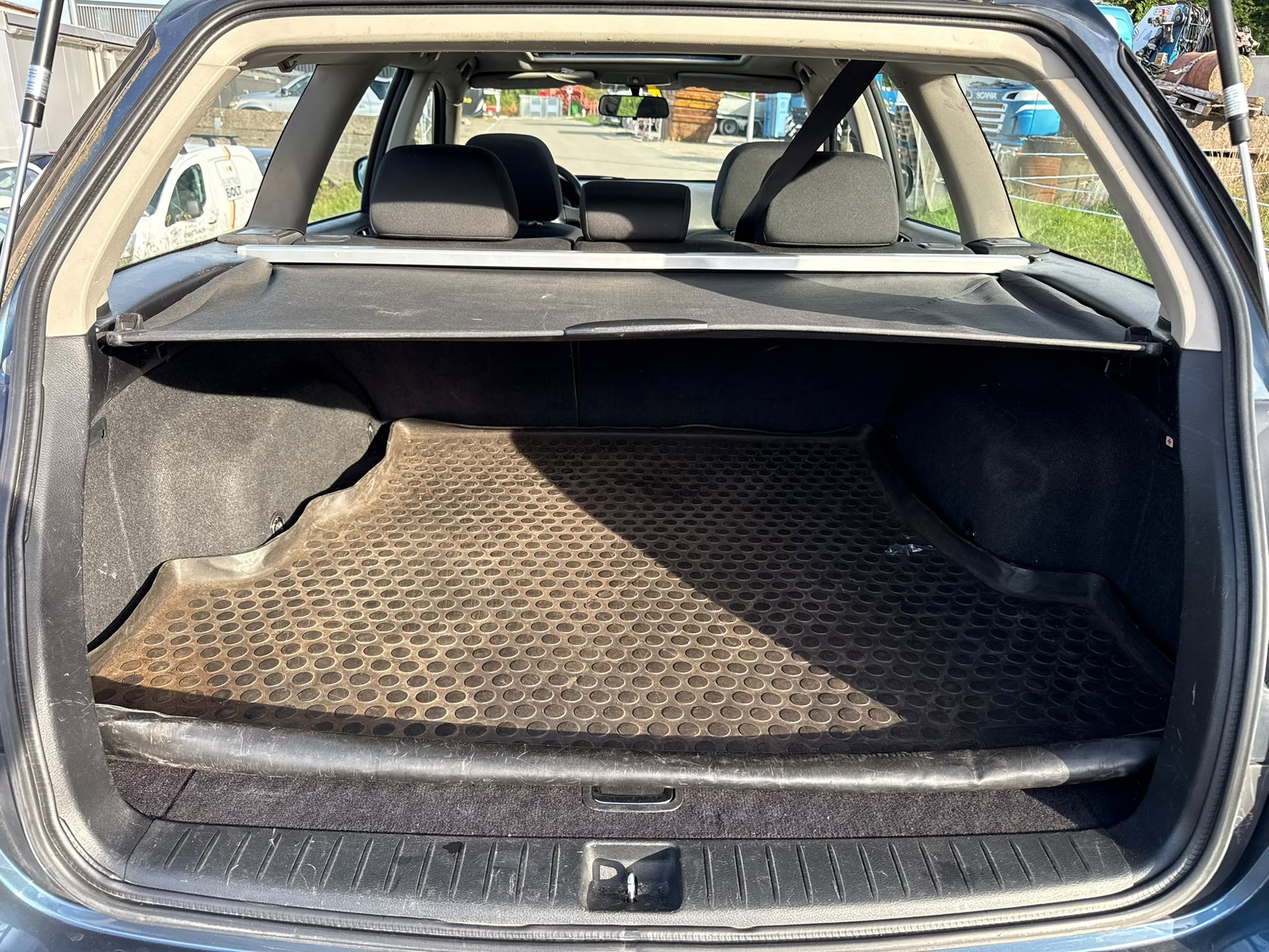 SUBARU Outback 2.5i AWD-image-11