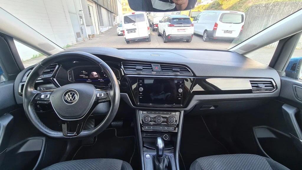 VW Touran 2.0 TDI BlueMotion Technology Comfortline DSG ** 7-Plätzer ** Gr-Navi ** RF-Kamera ** ACC ** Sitzheizung ** Ab MFK **-image-14