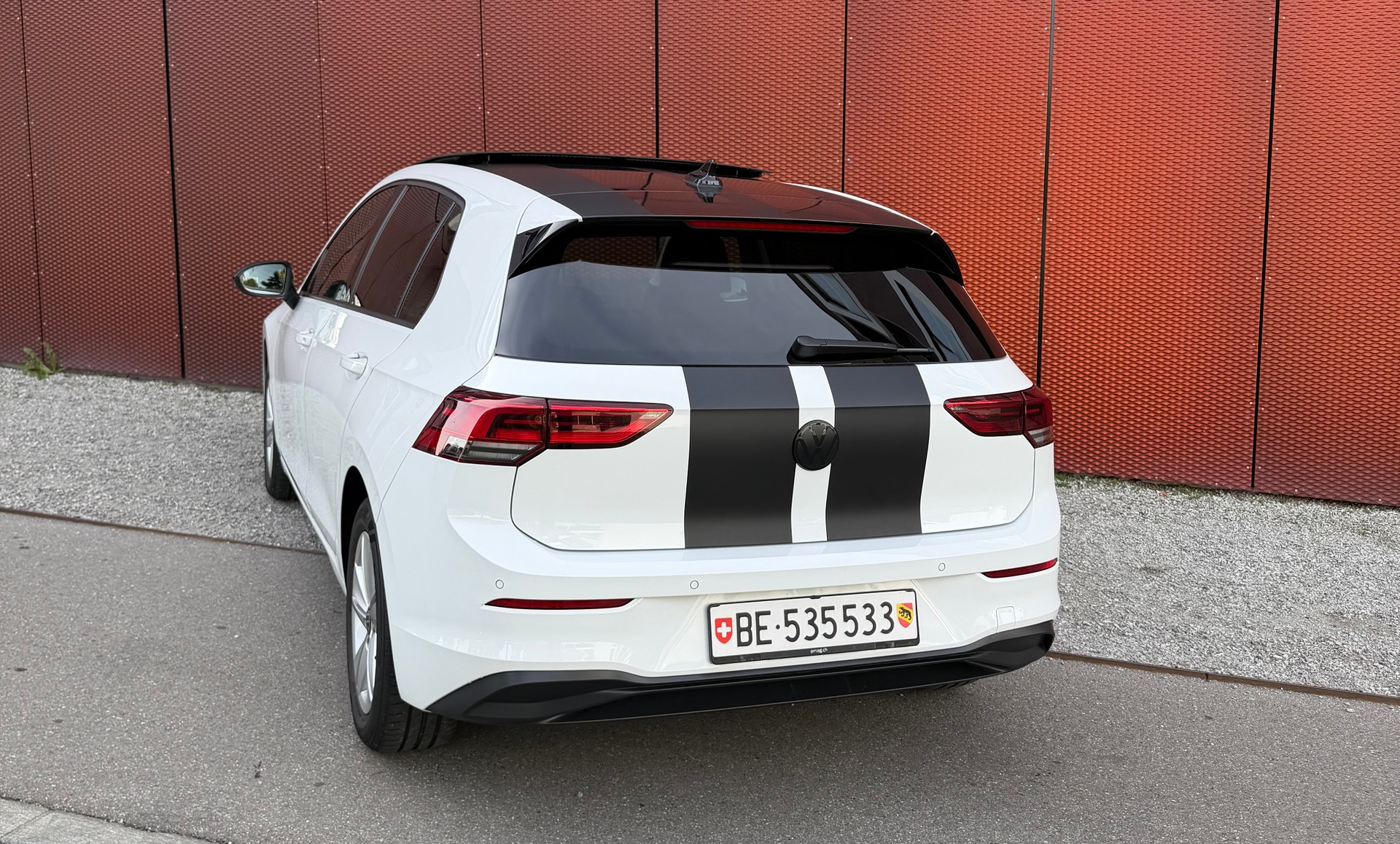 VW Golf 1.5 TSI Life * Frisch ab Service + MFK * 8fach bereift * Anhängerkupplung * Schiebedach * Standheizung-image-1