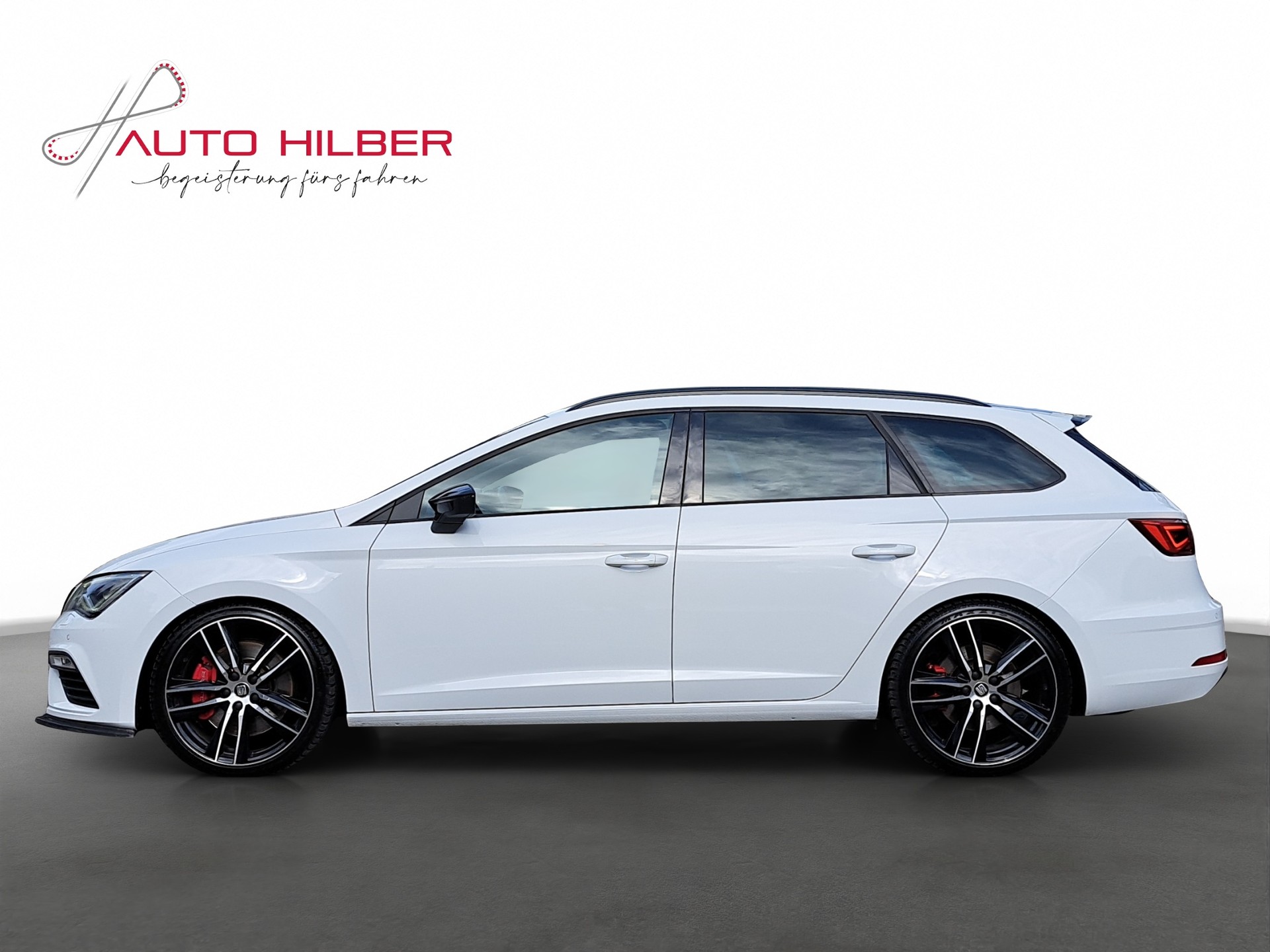 SEAT Leon ST 2.0 TSI Cupra 300 4 Drive DSG-image-2