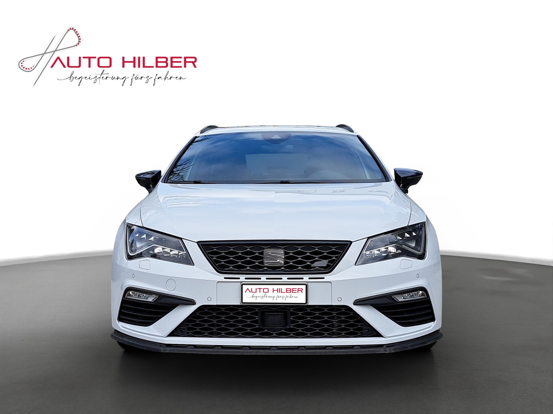 SEAT Leon ST 2.0 TSI Cupra 300 4 Drive DSG-image-1