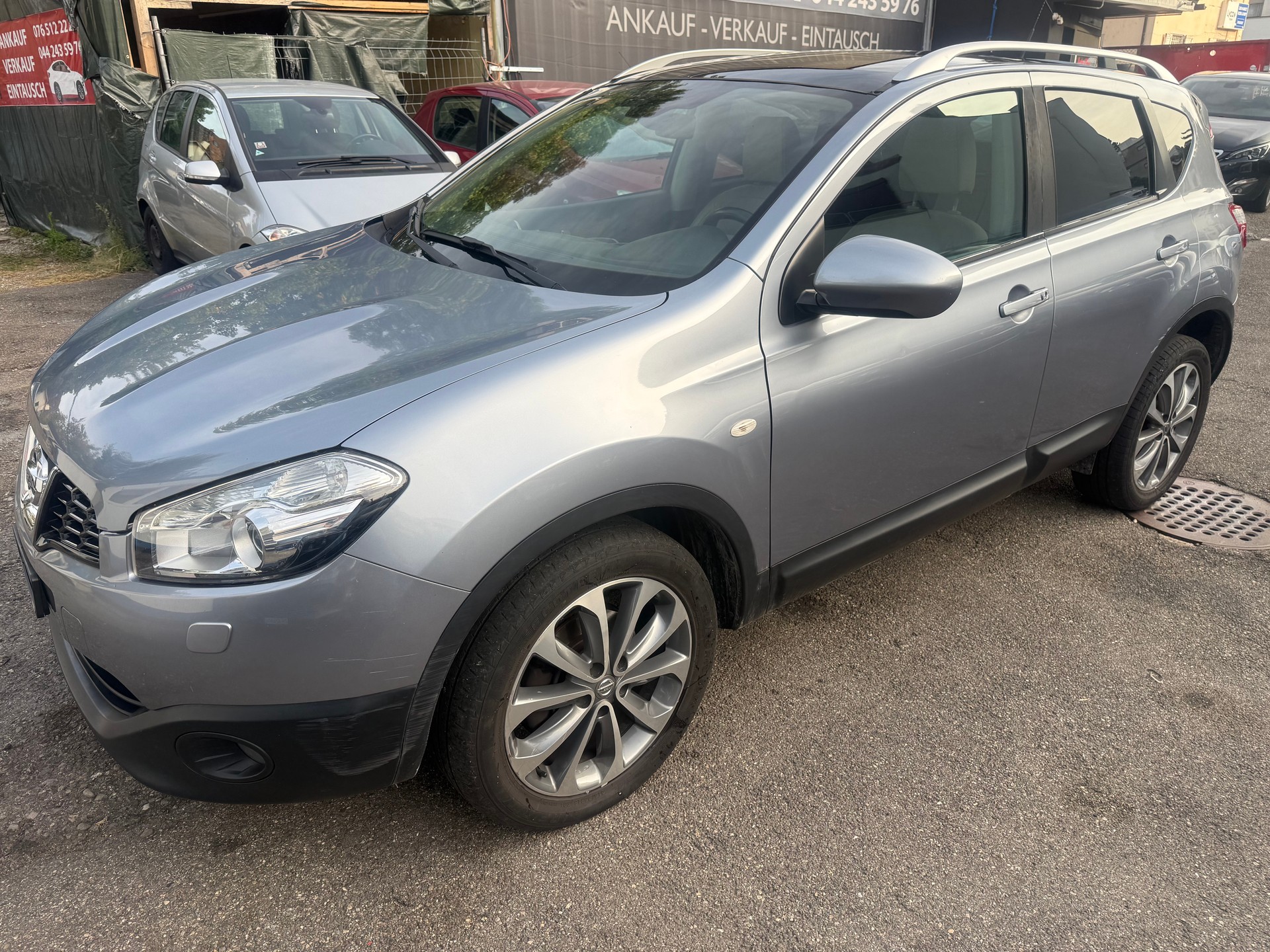 NISSAN Qashqai 2.0 dCi tekna-image-2
