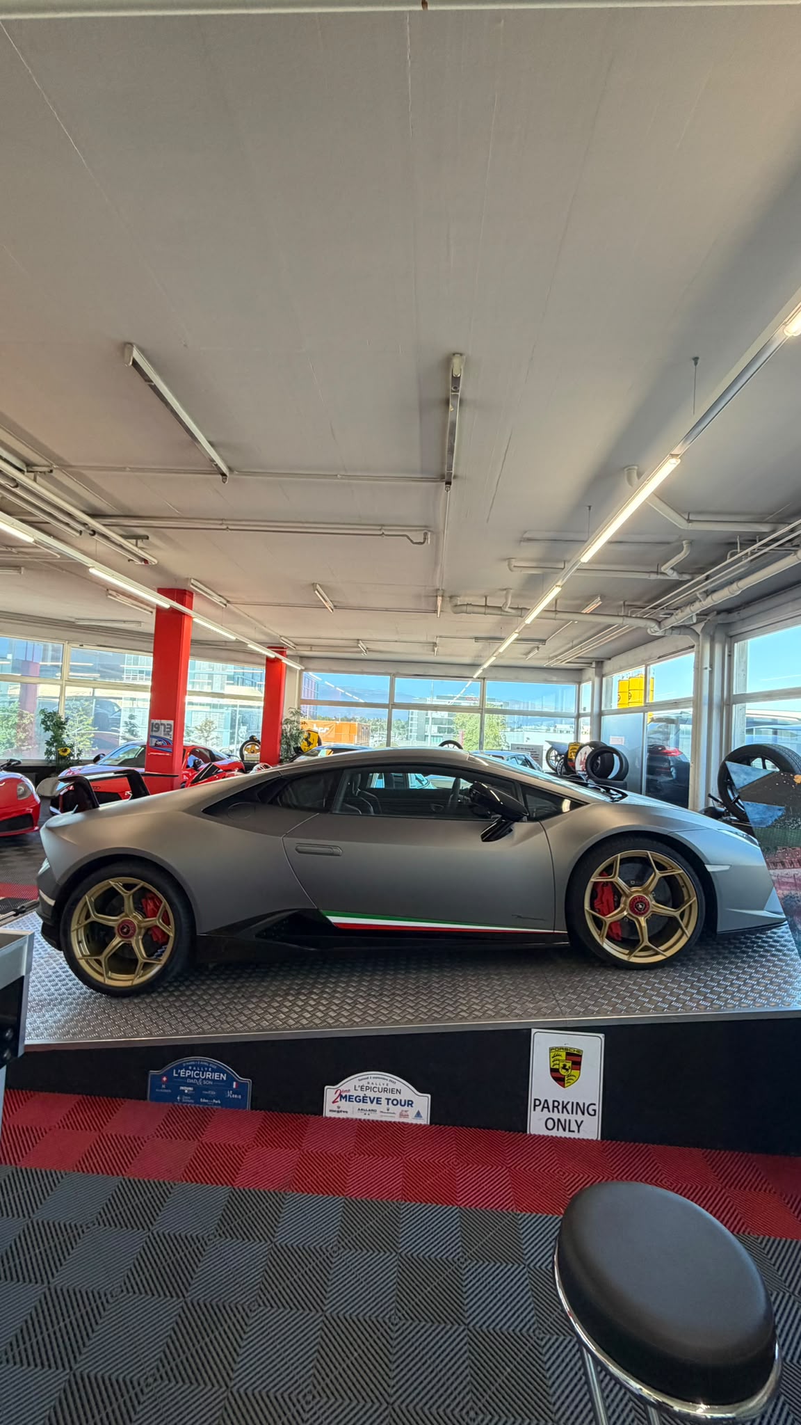 LAMBORGHINI PERFORMANTE-image-4