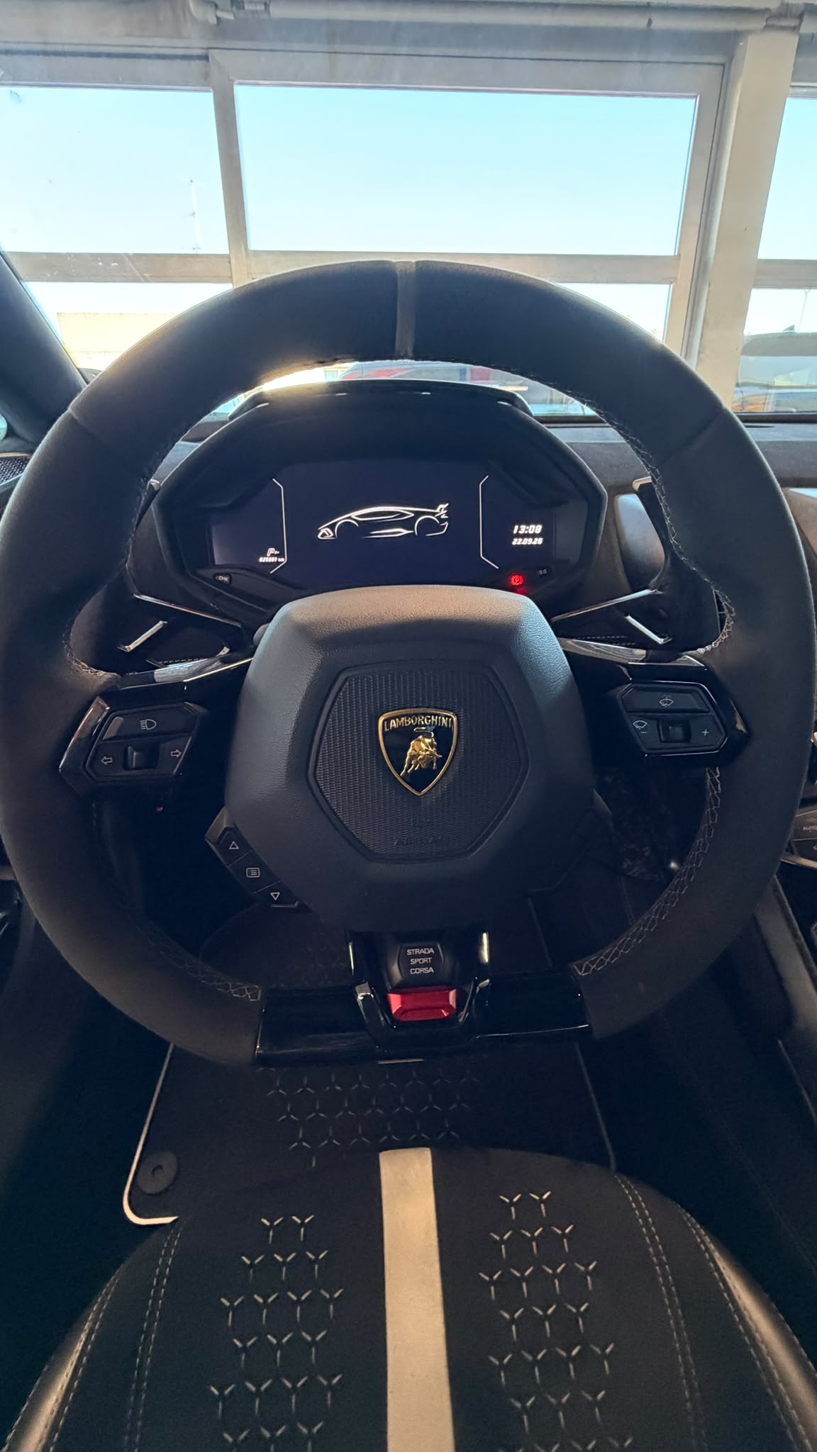 LAMBORGHINI PERFORMANTE-image-7