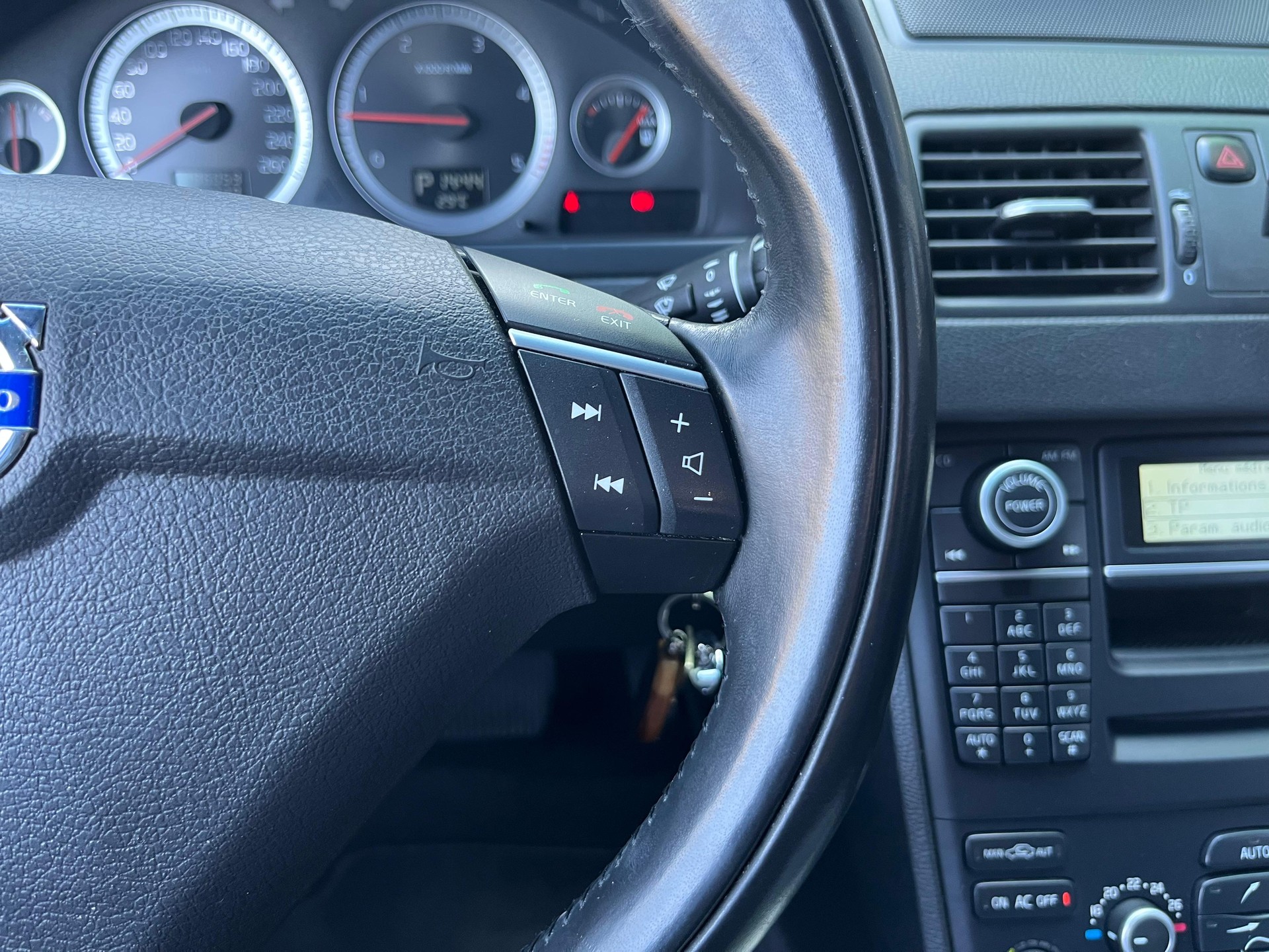 VOLVO XC90 D5 AWD Husky Edition Geartronic-image-13
