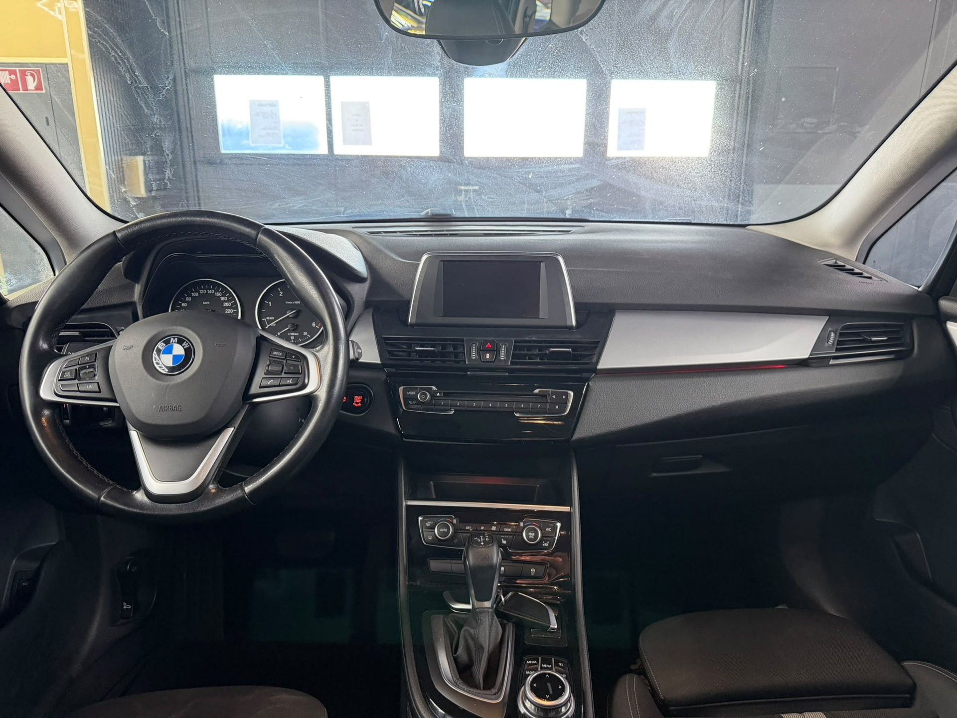 BMW 216d Gran Tourer Steptronic-image-12