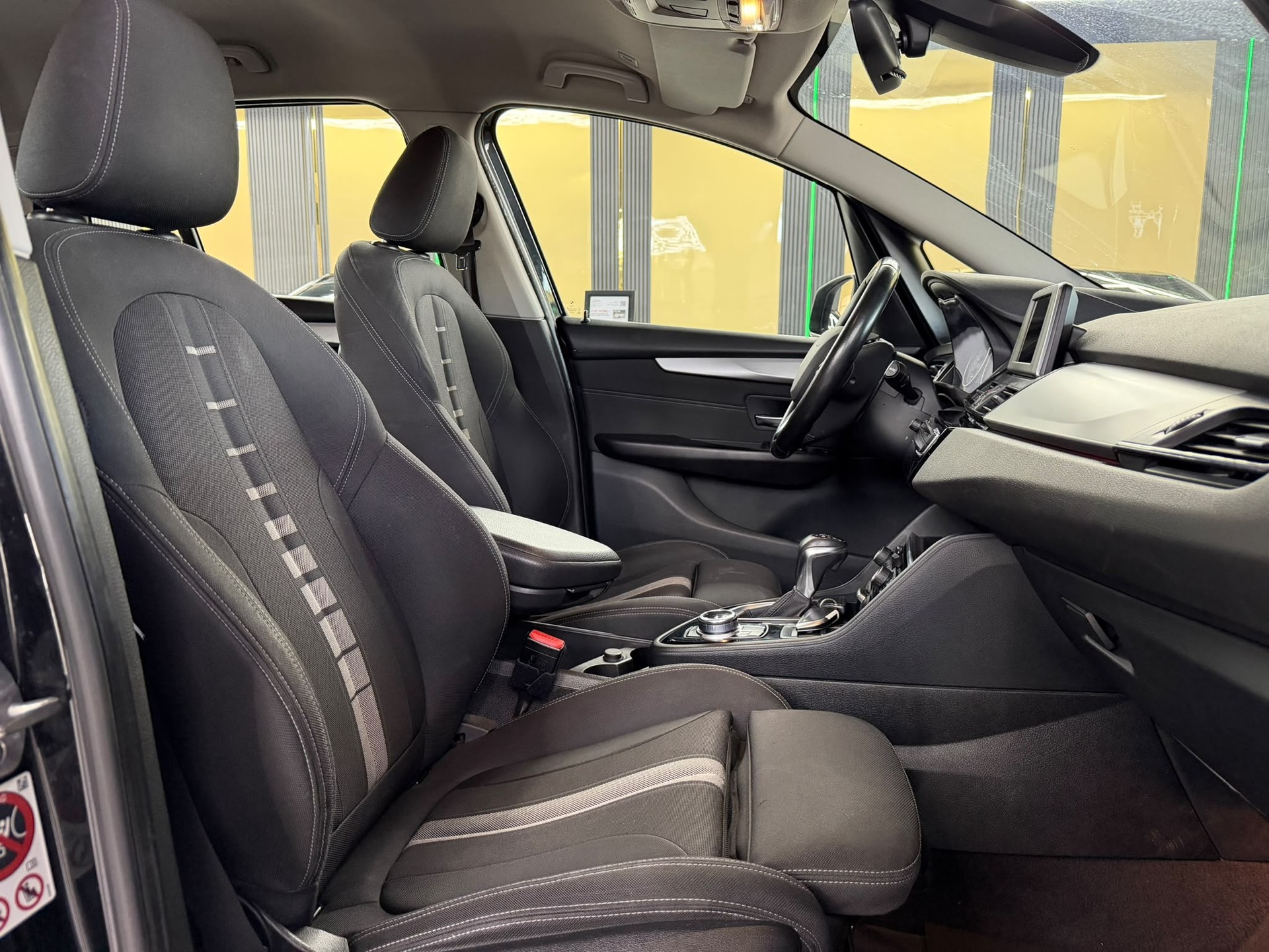 BMW 216d Gran Tourer Steptronic-image-11