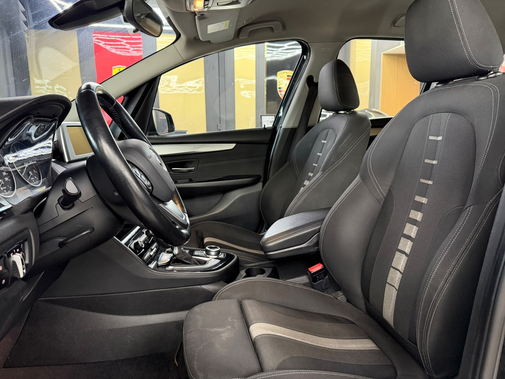 BMW 216d Gran Tourer Steptronic-image-9