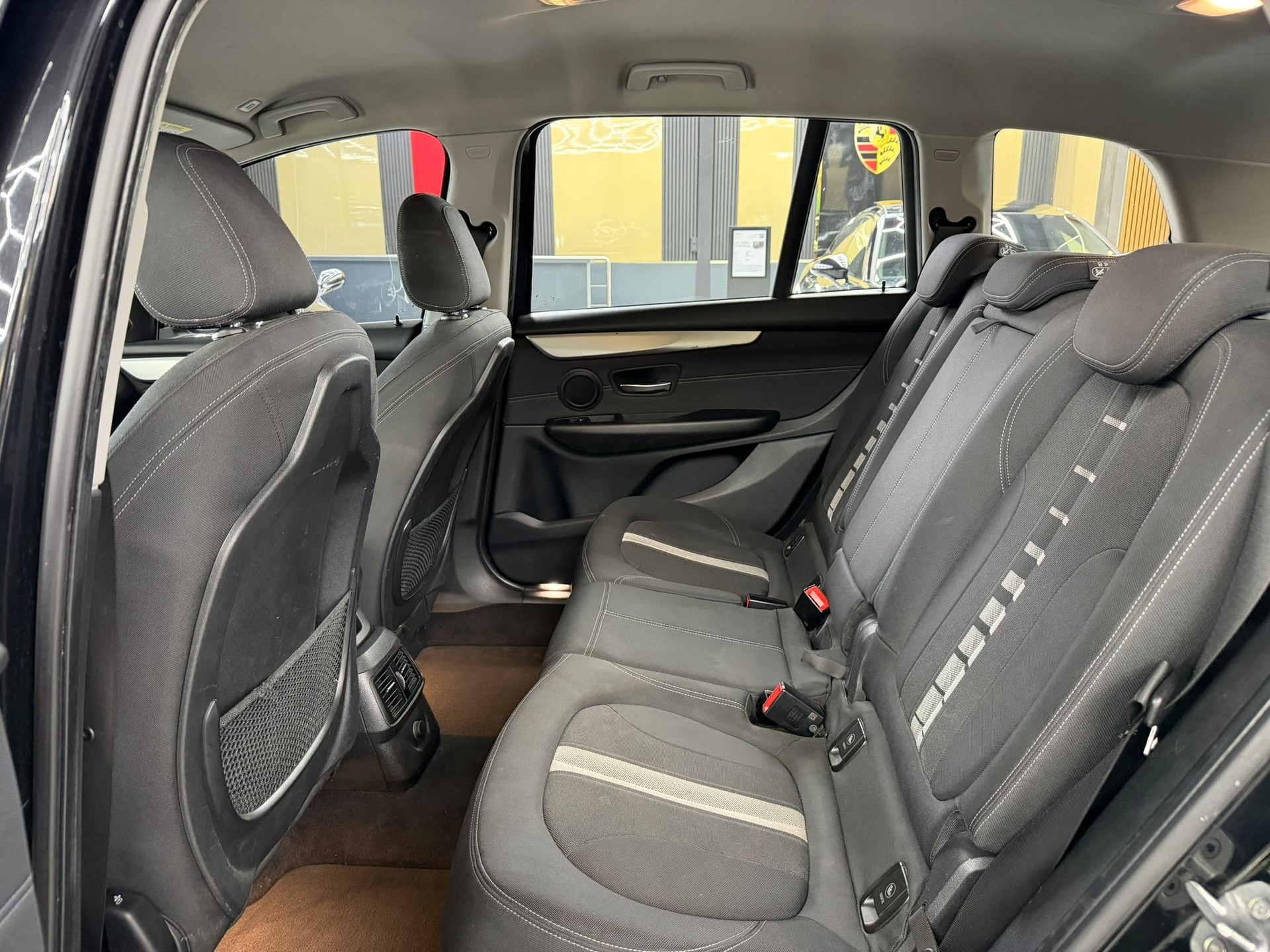 BMW 216d Gran Tourer Steptronic-image-16