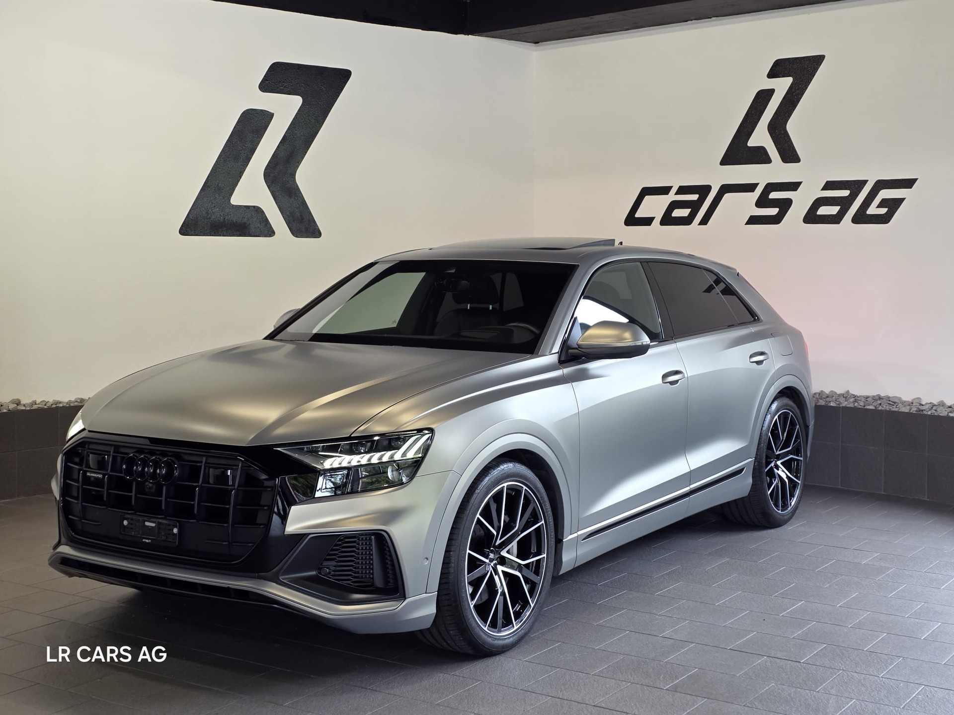 AUDI Q8 55 TFSI e quattro PHEV tiptronic-image-1