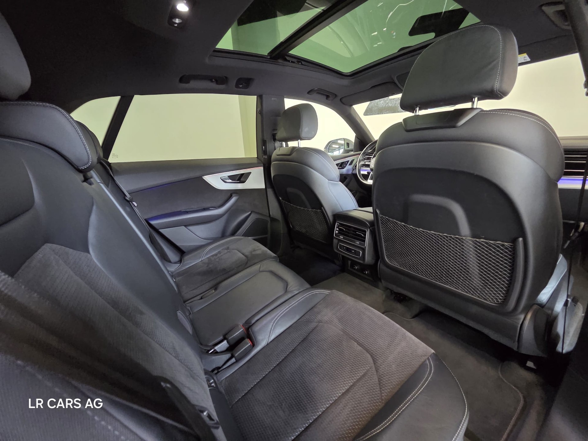 AUDI Q8 55 TFSI e quattro PHEV tiptronic-image-10