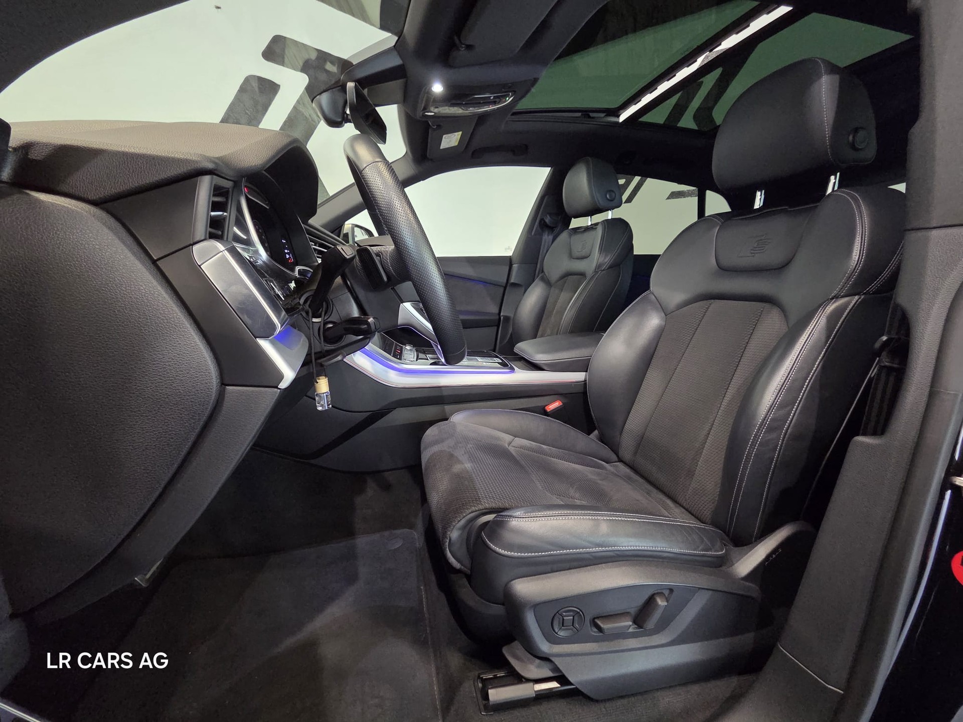 AUDI Q8 55 TFSI e quattro PHEV tiptronic-image-7