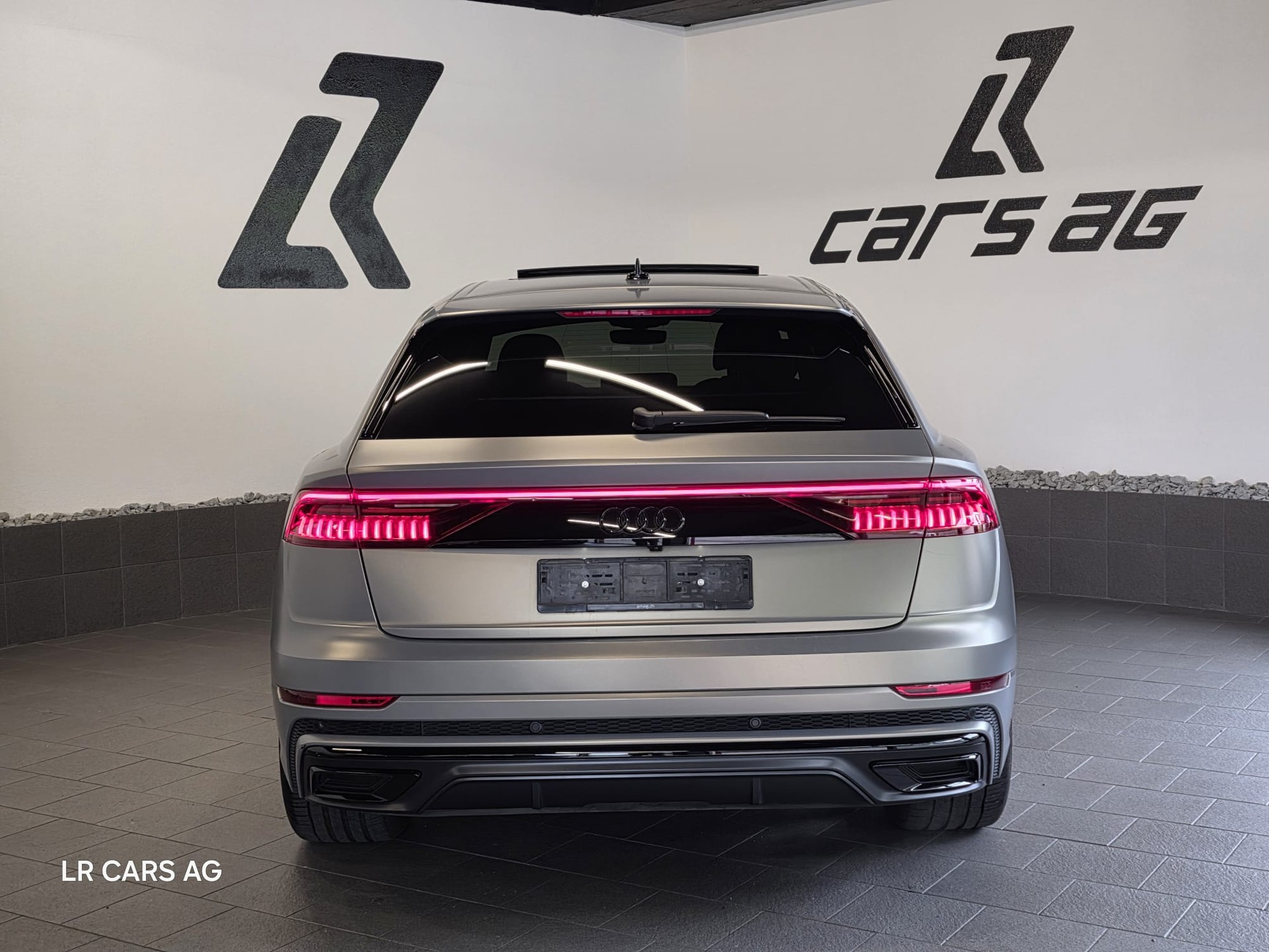 AUDI Q8 55 TFSI e quattro PHEV tiptronic-image-5