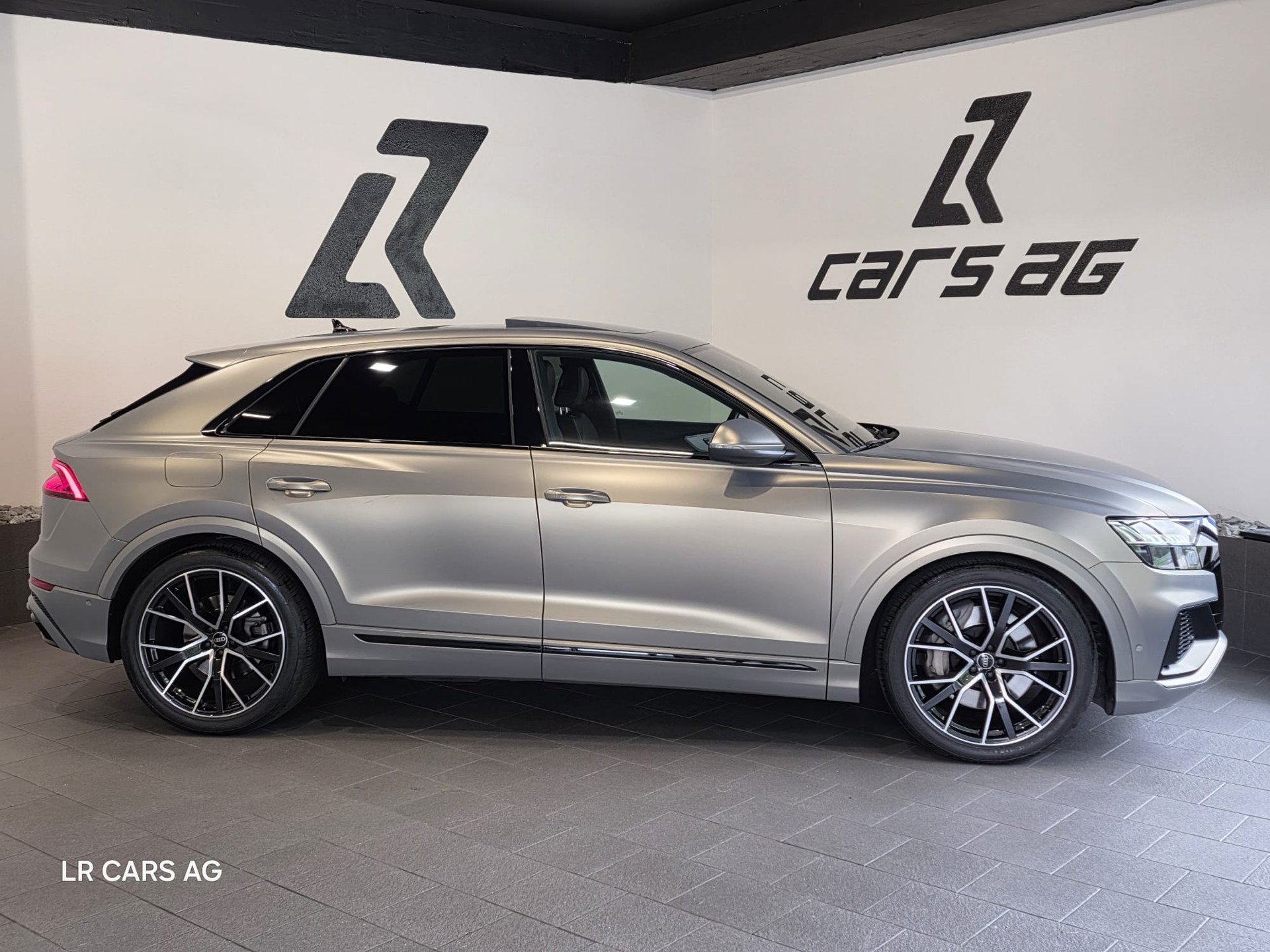 AUDI Q8 55 TFSI e quattro PHEV tiptronic-image-4