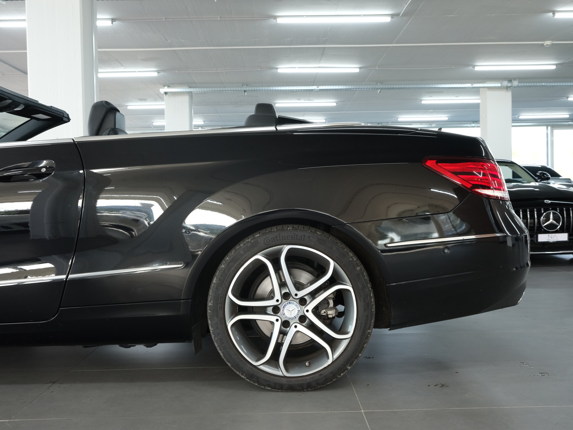 MERCEDES-BENZ E 200 *AMG Line* *Rückfahrkamera* *Nackenwärmer*-image-12