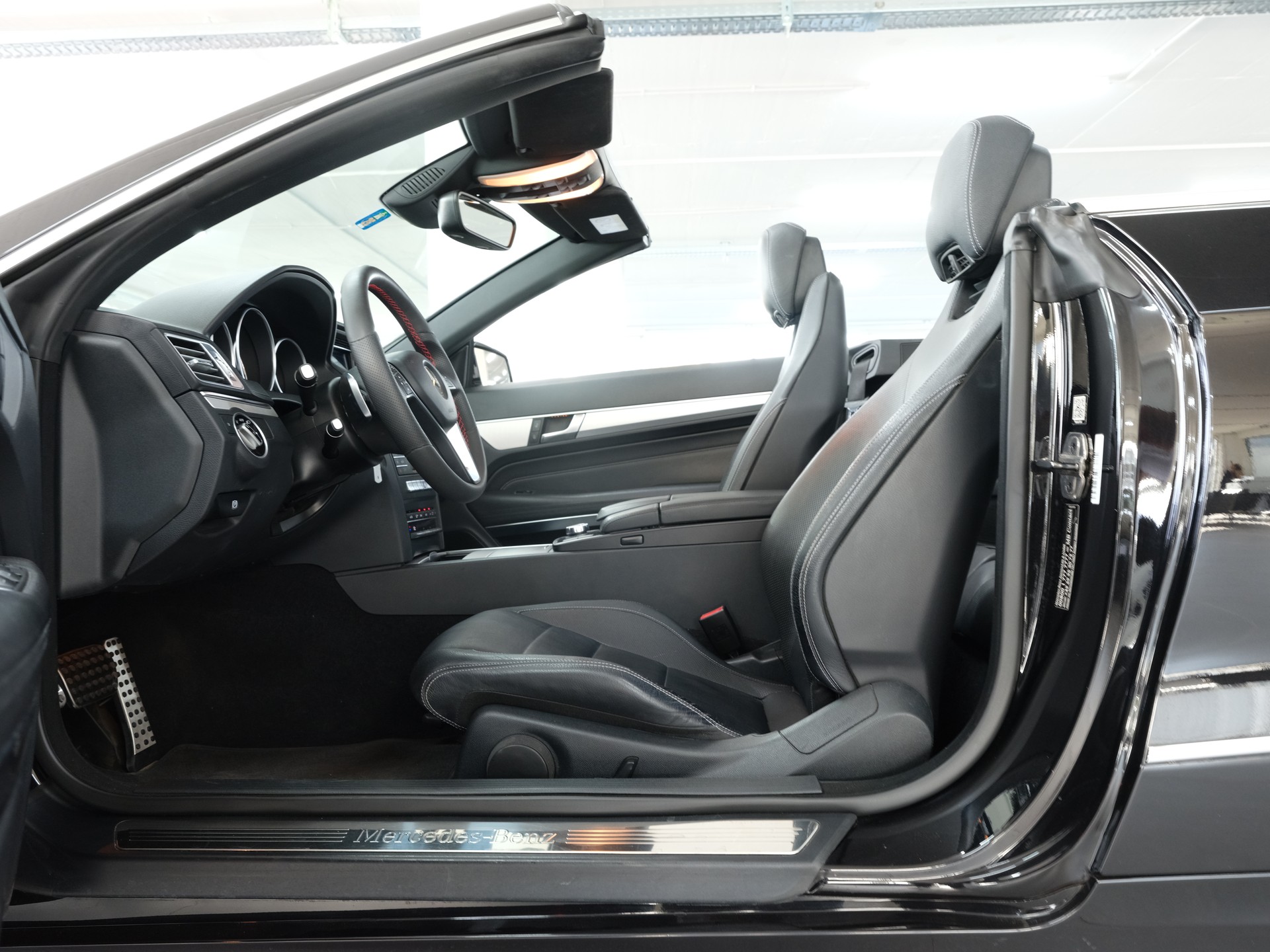 MERCEDES-BENZ E 200 *AMG Line* *Rückfahrkamera* *Nackenwärmer*-image-19