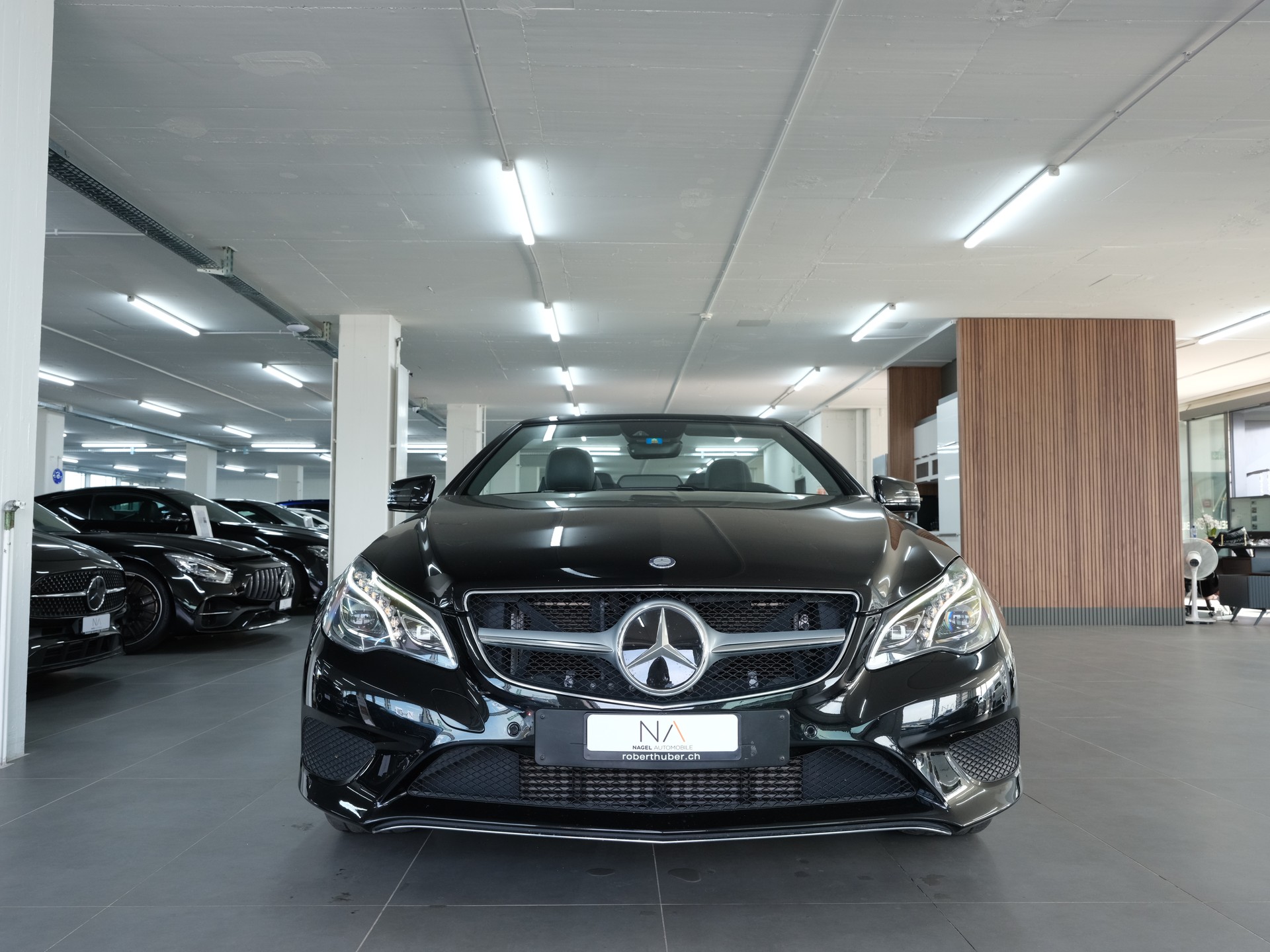 MERCEDES-BENZ E 200 *AMG Line* *Rückfahrkamera* *Nackenwärmer*-image-7