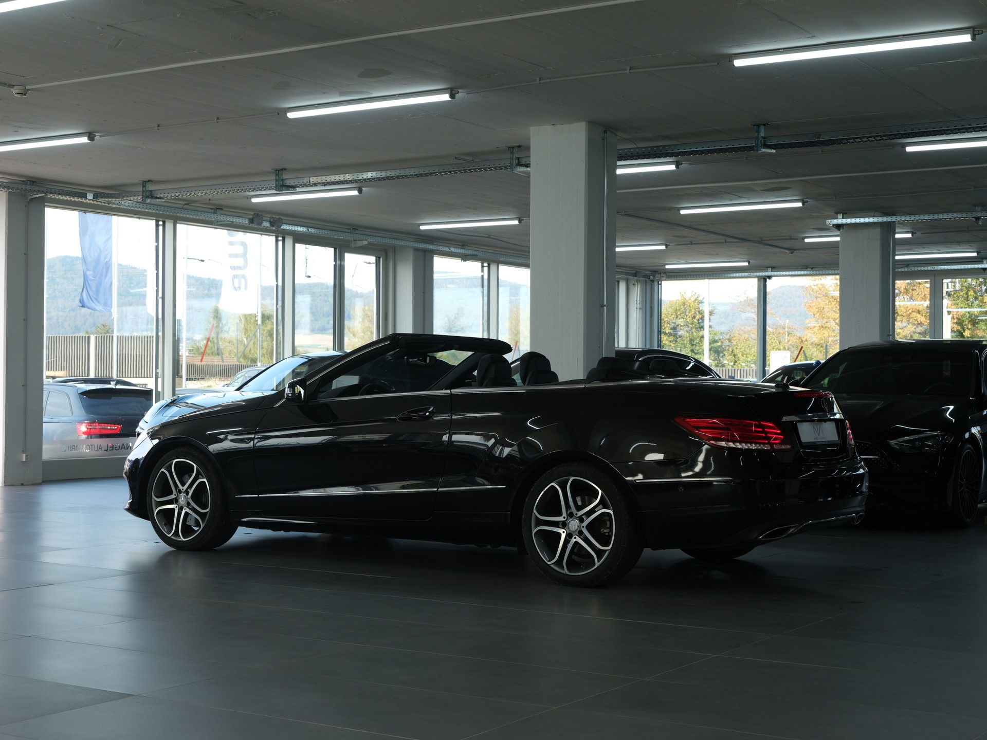 MERCEDES-BENZ E 200 *AMG Line* *Rückfahrkamera* *Nackenwärmer*-image-16