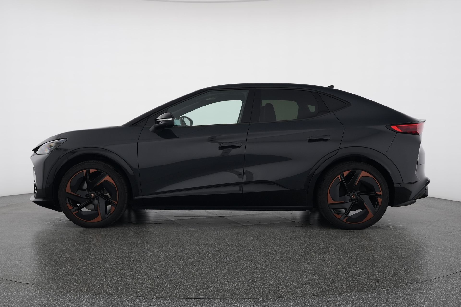 CUPRA Tavascan Type 9 77 kWh Adrenaline-image-2