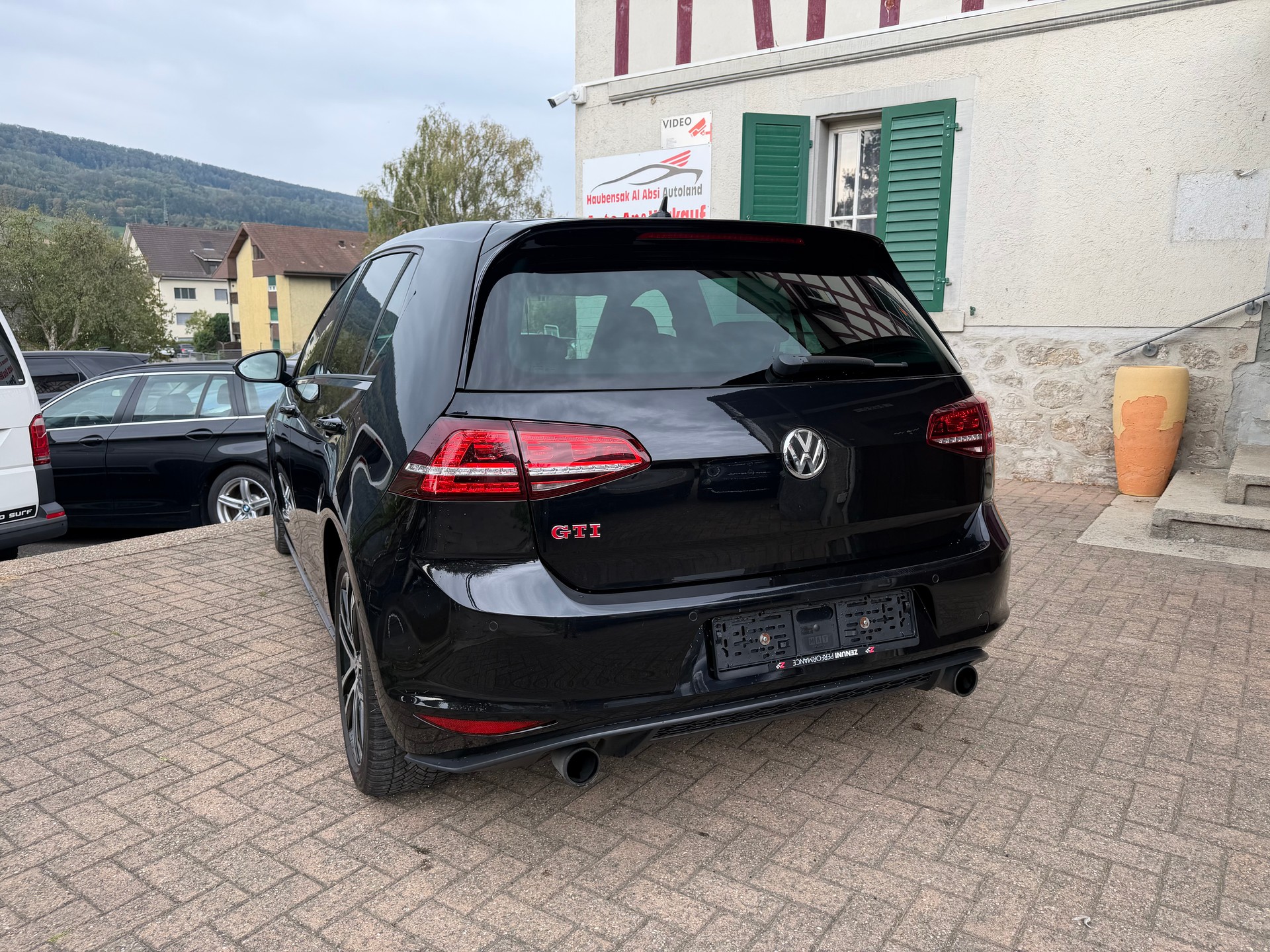 VW Golf 2.0 TSI GTI Performance DSG-image-3