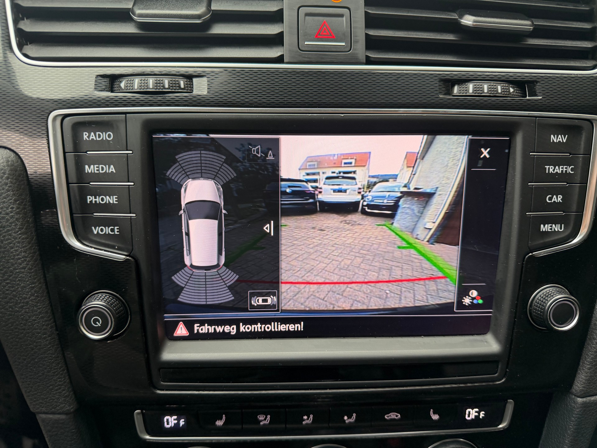 VW Golf 2.0 TSI GTI Performance DSG-image-9