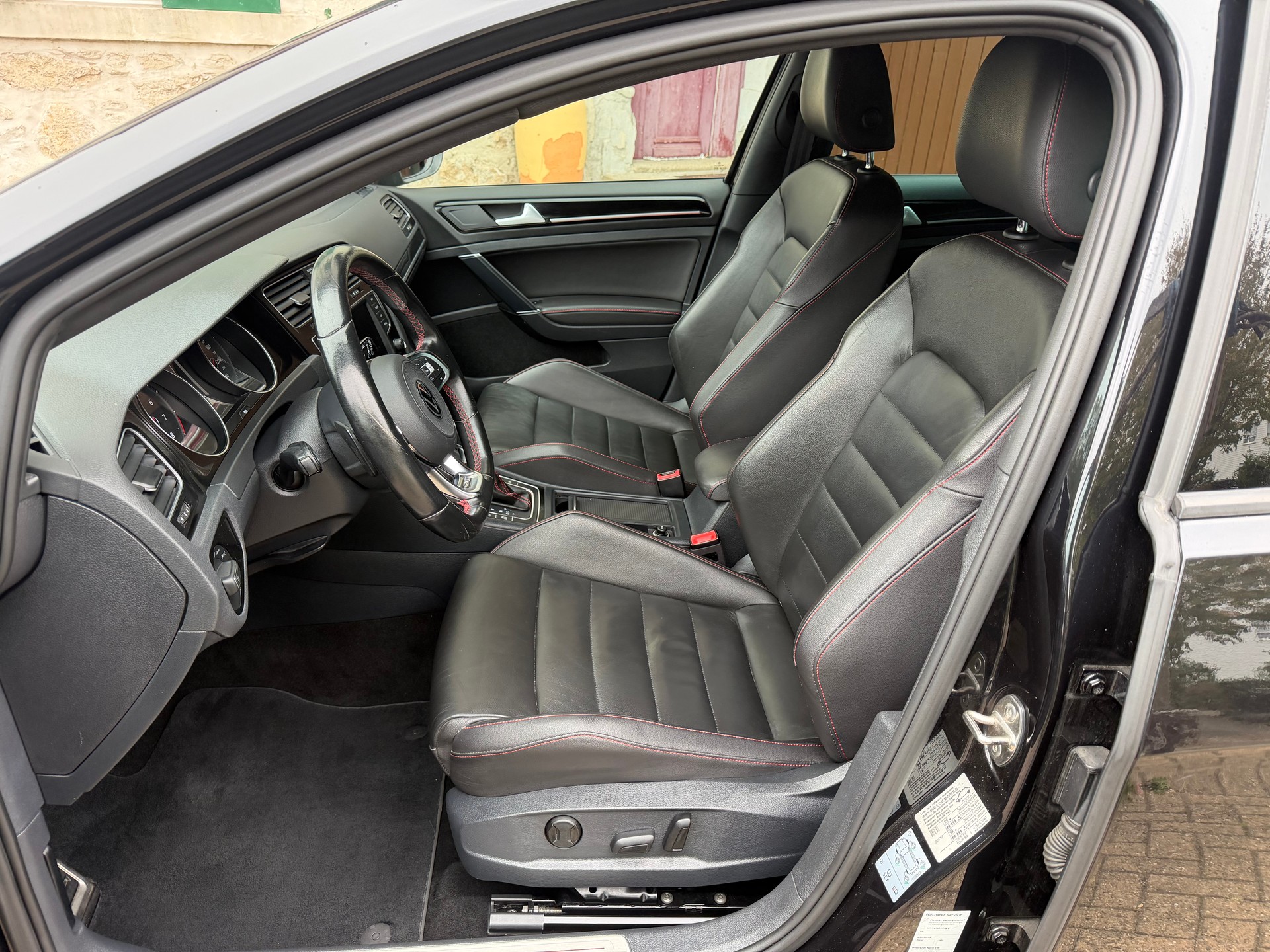 VW Golf 2.0 TSI GTI Performance DSG-image-6