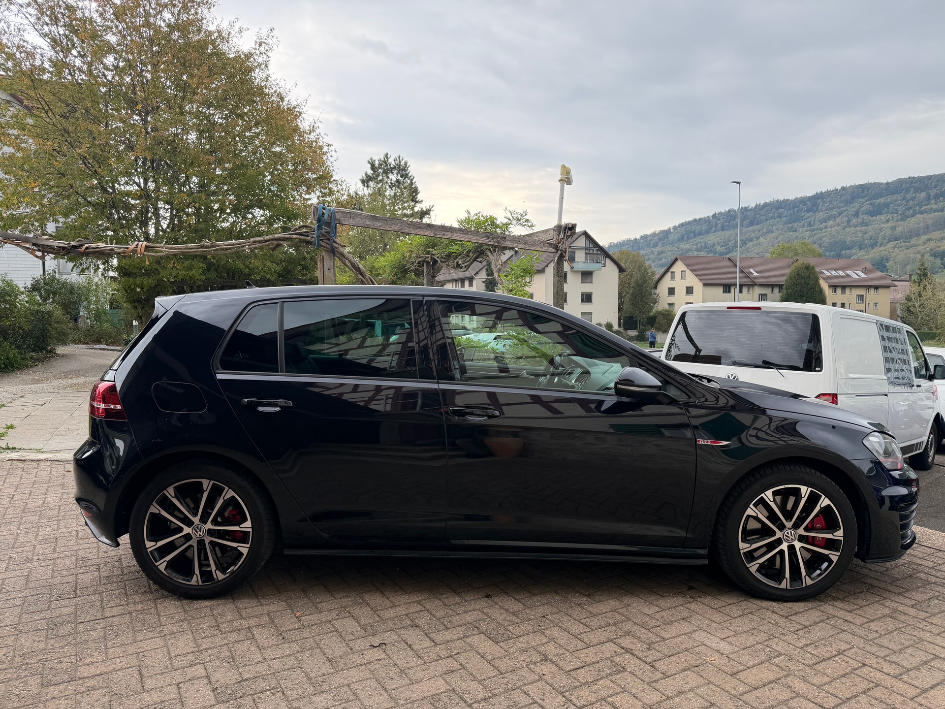 VW Golf 2.0 TSI GTI Performance DSG-image-4