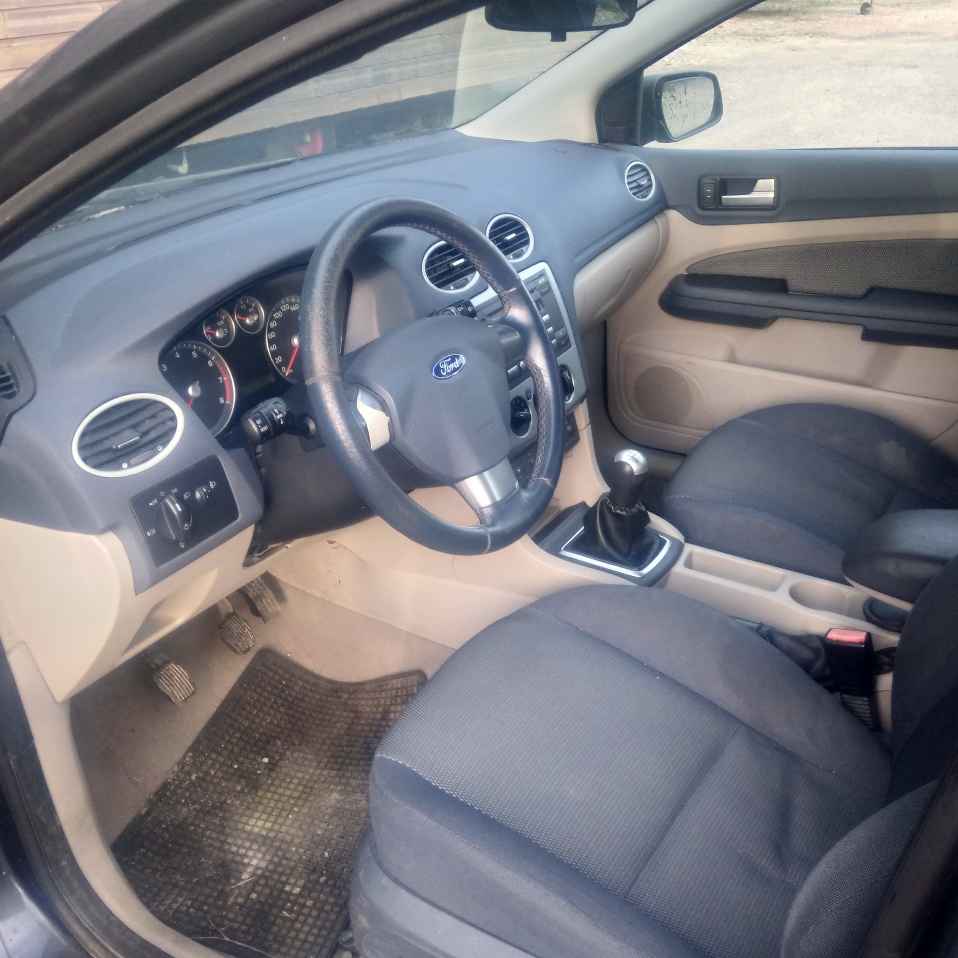 FORD Focus 2.0i Carving-image-13