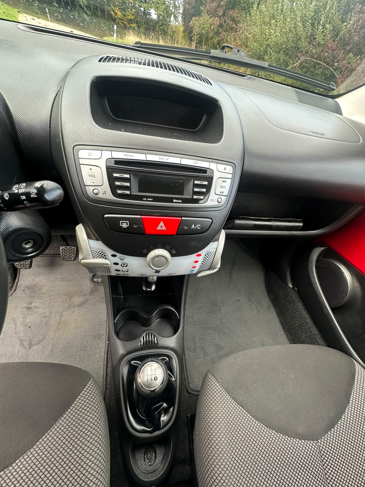 TOYOTA Aygo 1.0 VVT-i Terra-image-11
