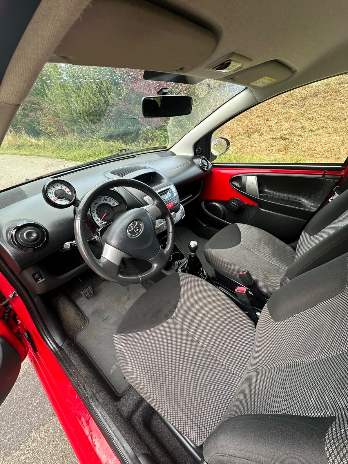 TOYOTA Aygo 1.0 VVT-i Terra-image-12